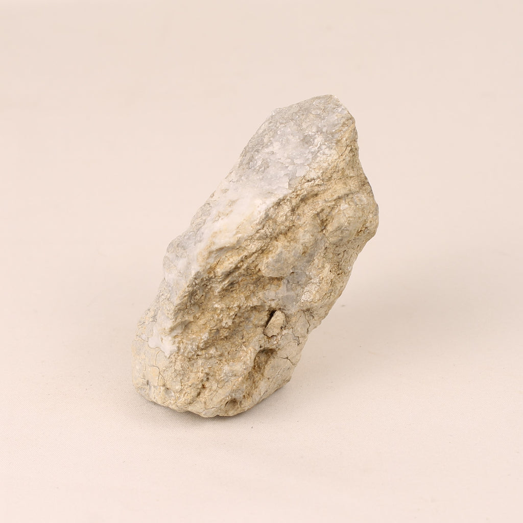 Ruwe Kwartssteen met Natuurlijke Kristalvorming – 9 cm