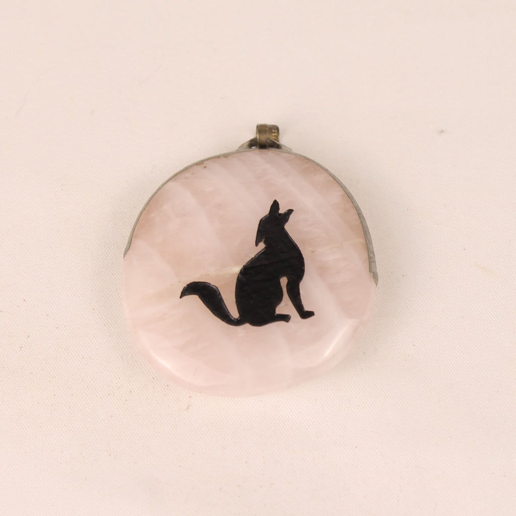 Rose Quartz Pendant with Wolf Silhouette – Engraved – 4.5 cm