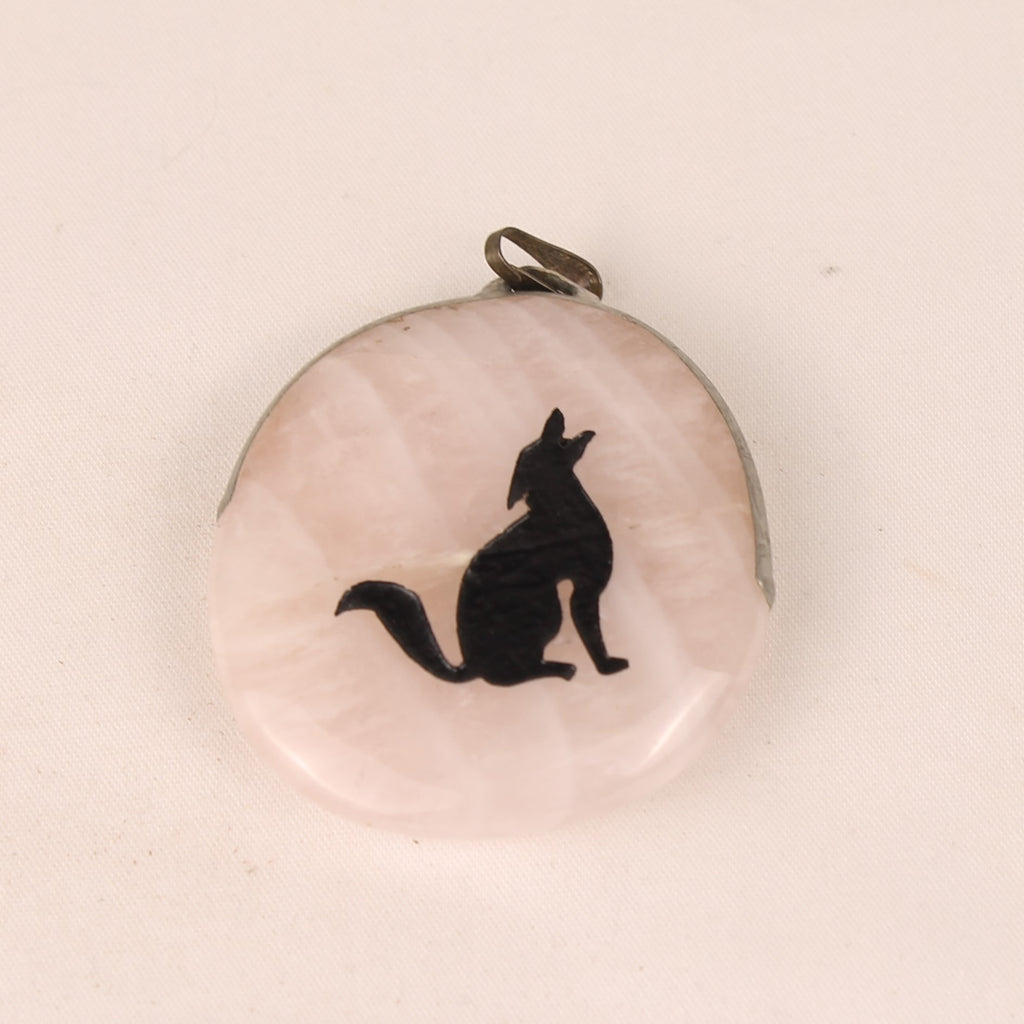 Rose Quartz Pendant with Wolf Silhouette – Engraved – 4.5 cm