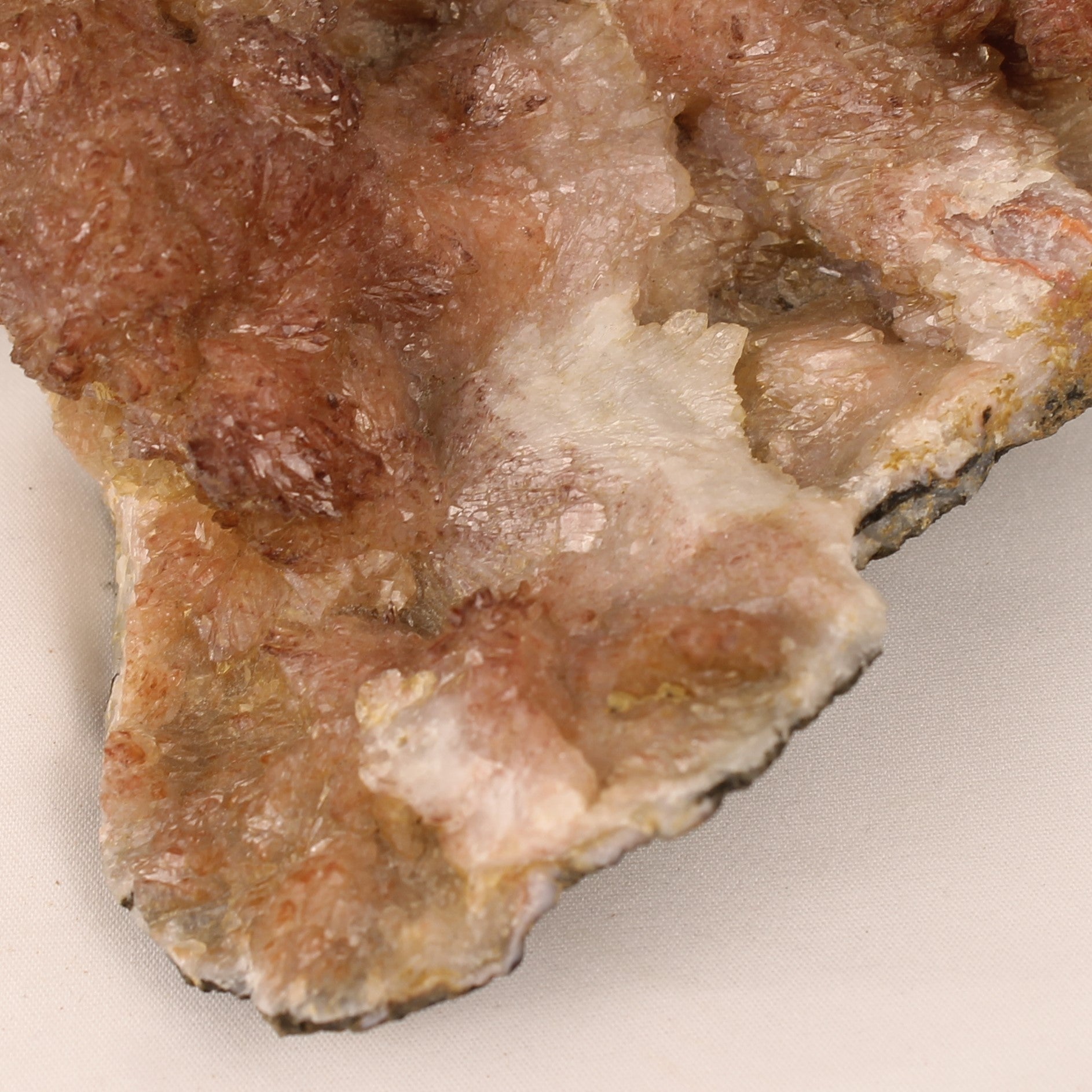 Stilbiet Kristalcluster op Basaltmatrix – 14 cm – India