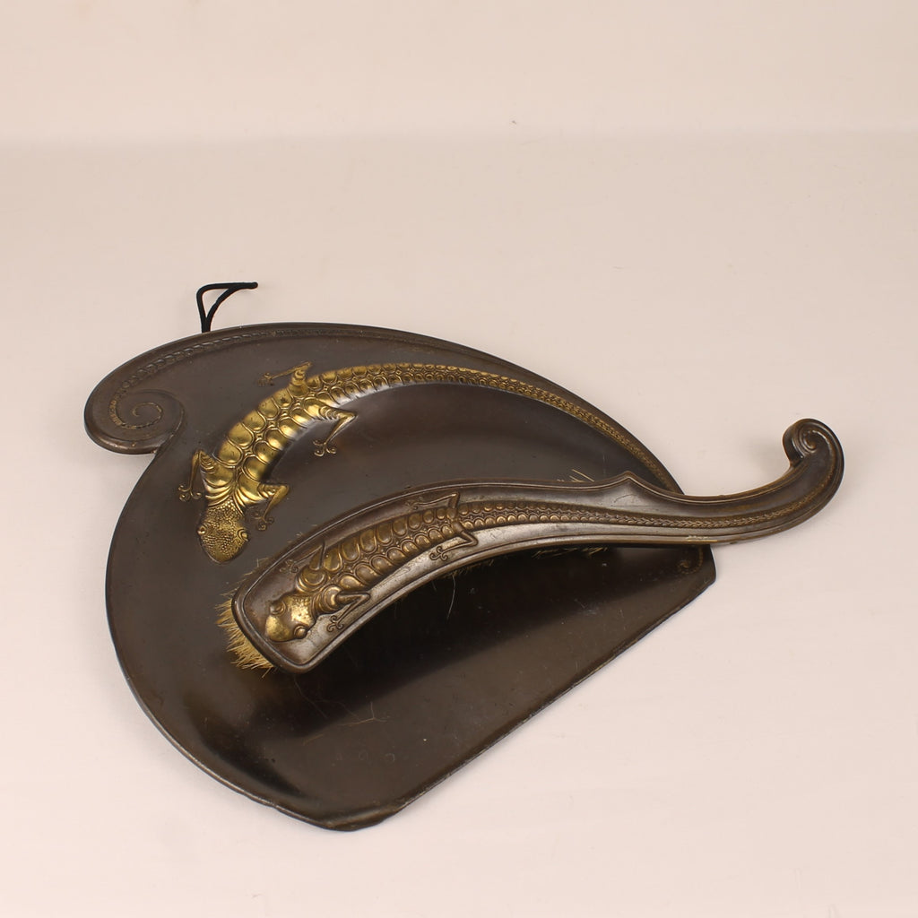 Art Nouveau Kruimelveger Set met Salamander – Jugendstil ca. 1900