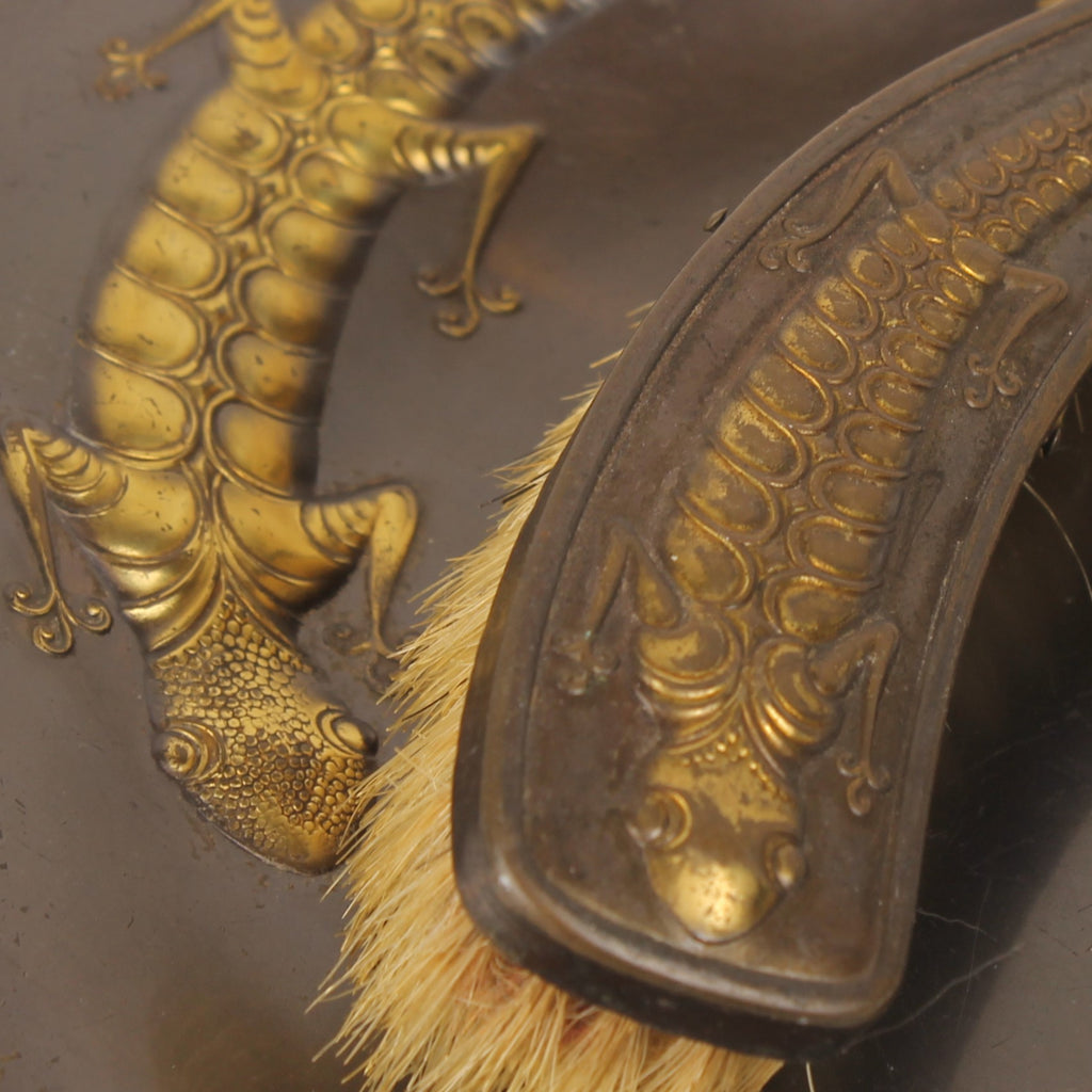 Art Nouveau Kruimelveger Set met Salamander – Jugendstil ca. 1900