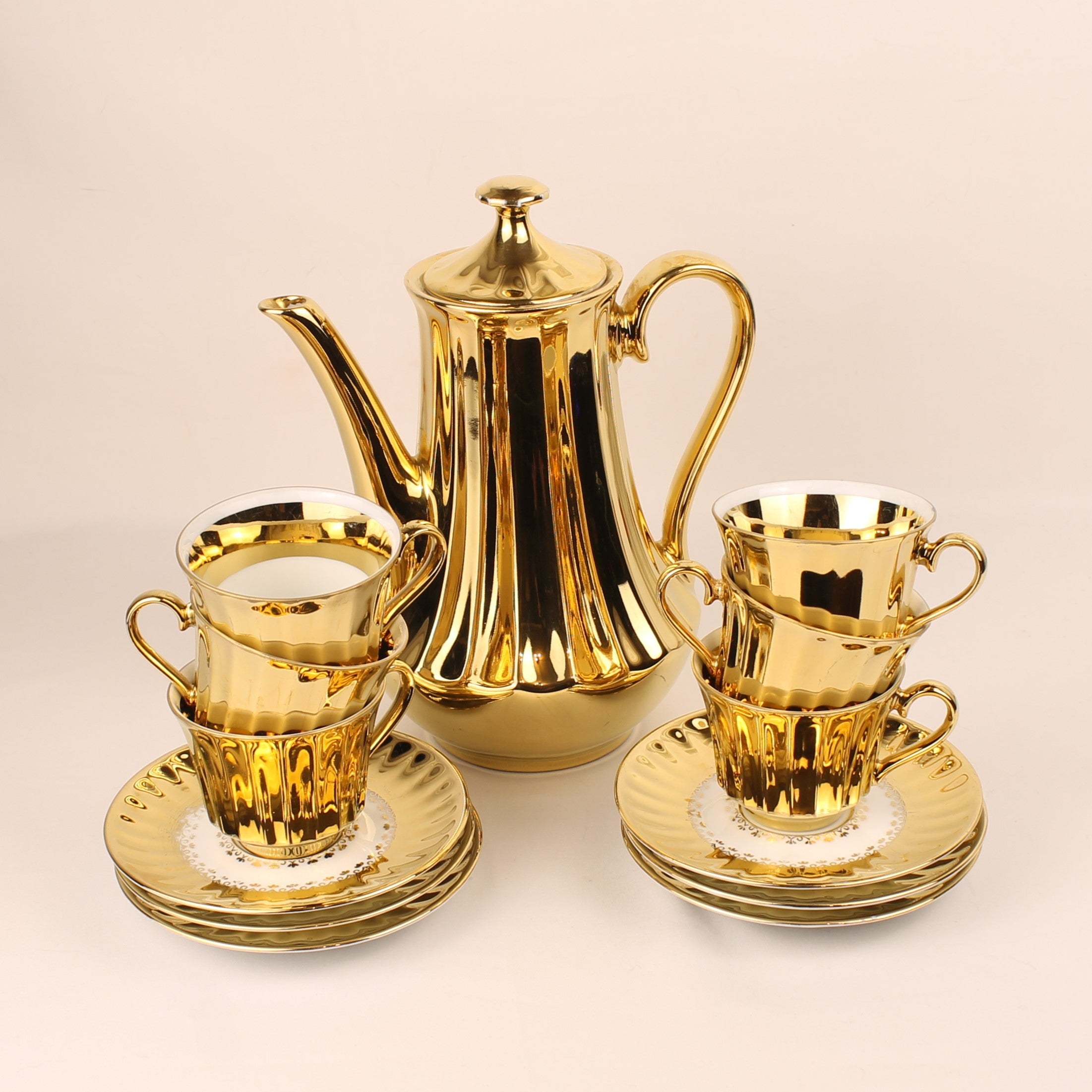 Wunsiedel Bavaria Volledig Verguld Mokka Servies – Mid Century Duitsland ca. 1960