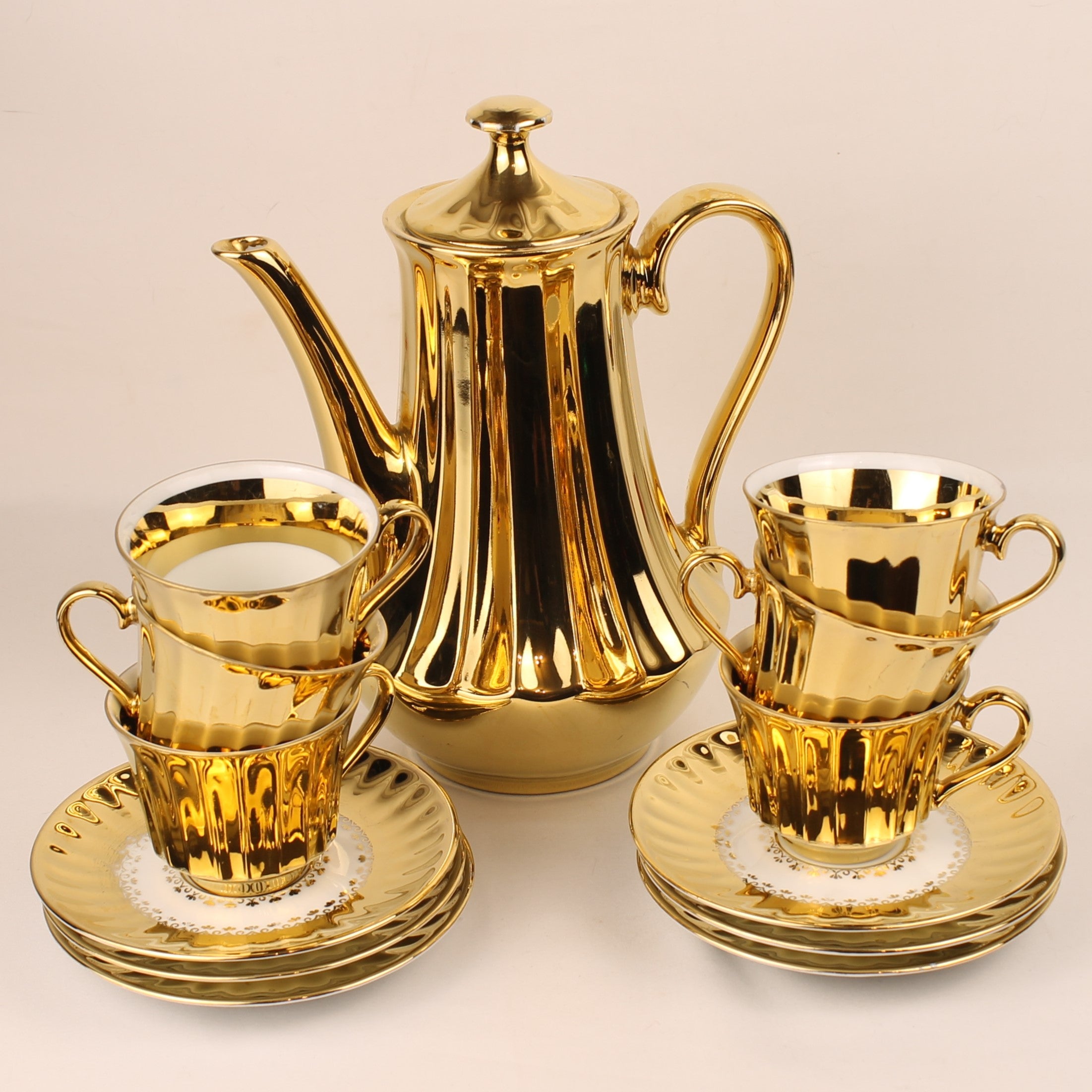 Wunsiedel Bavaria Volledig Verguld Mokka Servies – Mid Century Duitsland ca. 1960