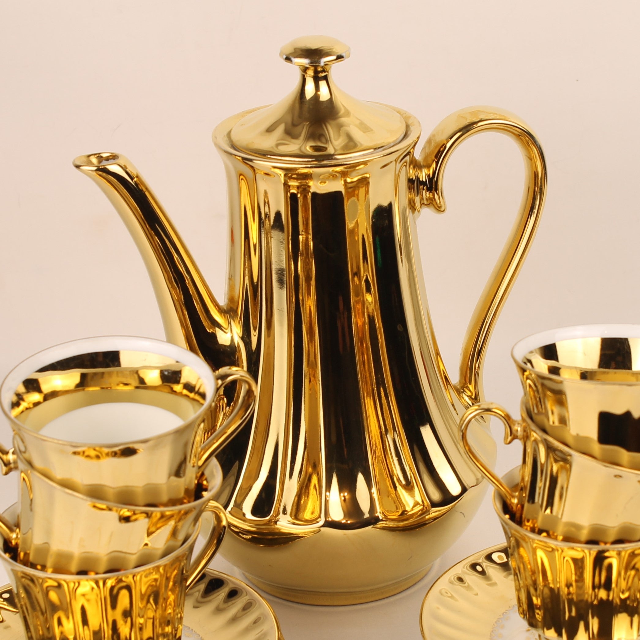 Wunsiedel Bavaria Volledig Verguld Mokka Servies – Mid Century Duitsland ca. 1960