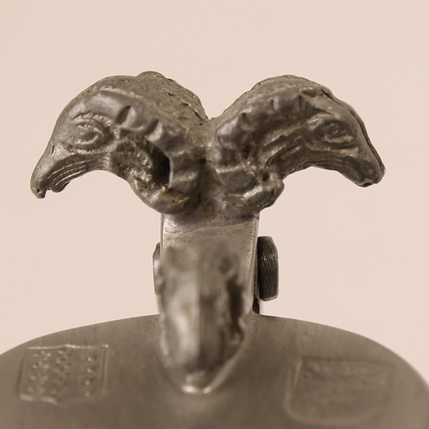 J.P. Della Bianca Zwitserse Tinnen Miniatuur Kruik met 3 Rammen