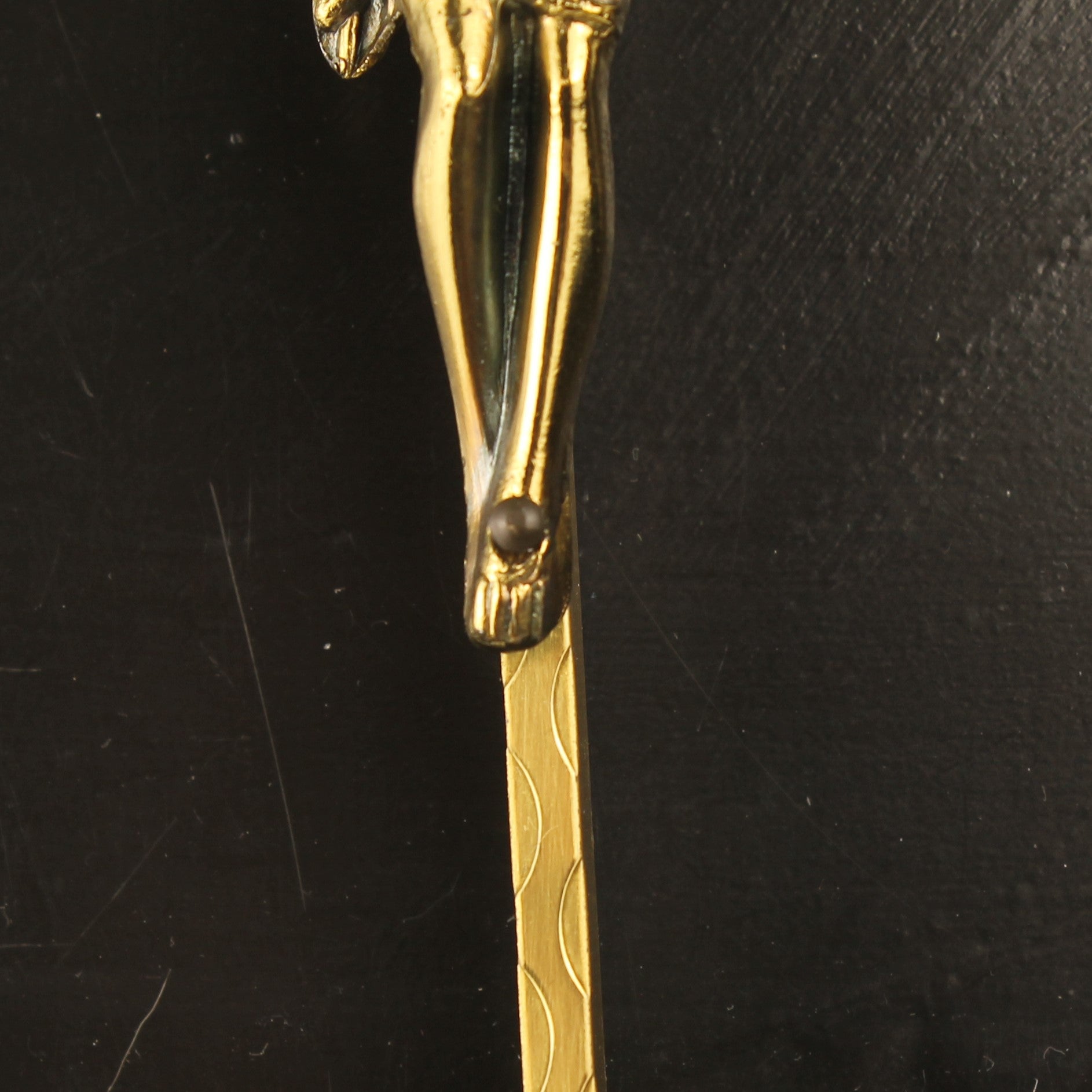 Wandkruis met Corpus - Goudkleurig 24.5cm