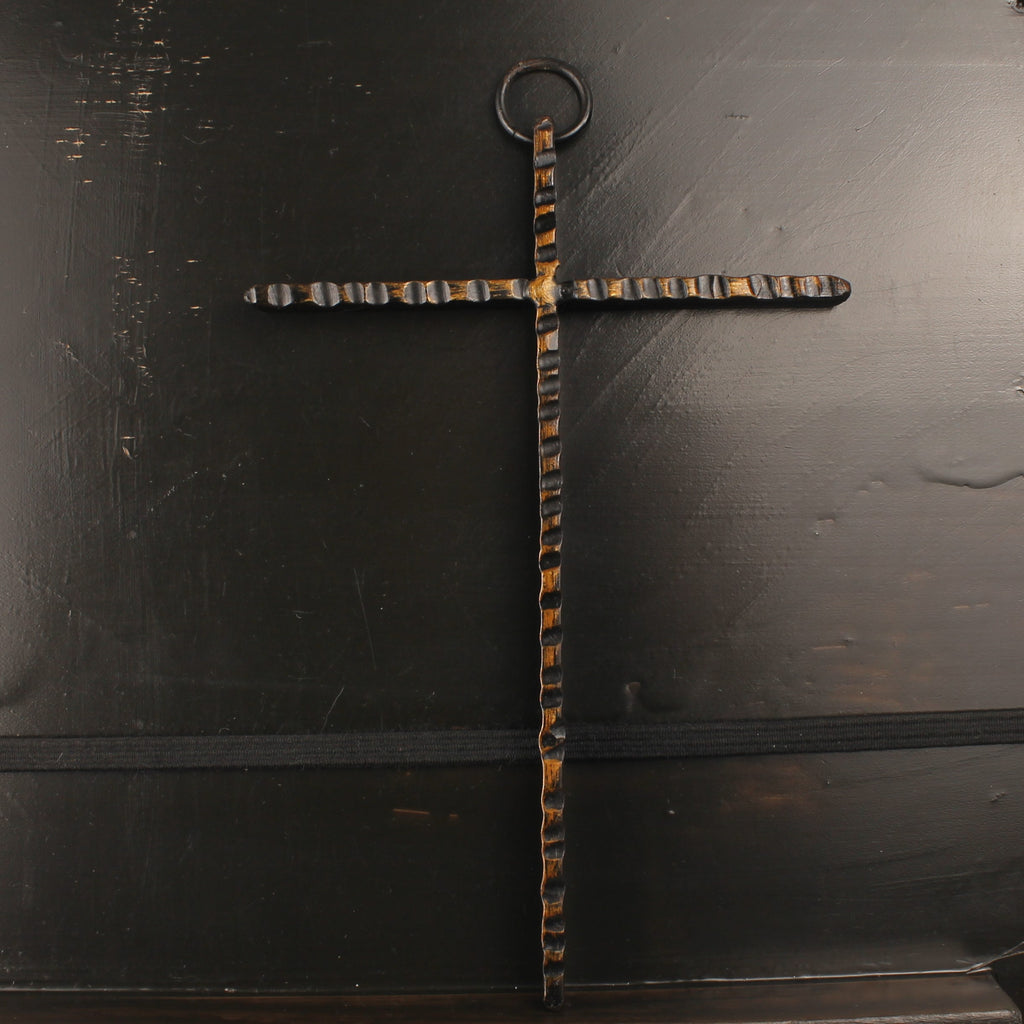 Wandkruis Smeedijzer - Handbewerkt 22.5 cm