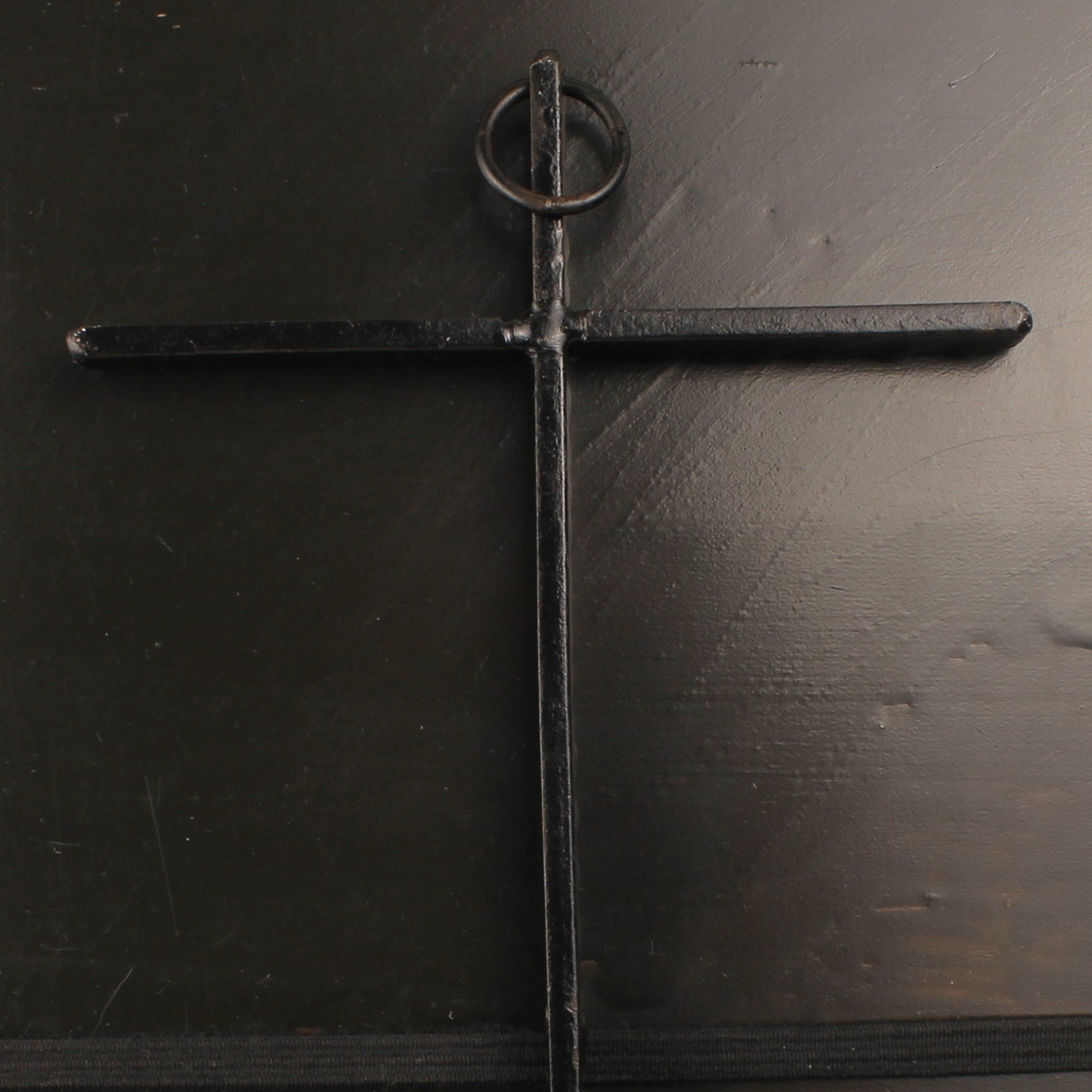 Wandkruis Smeedijzer - Handbewerkt 22.5 cm