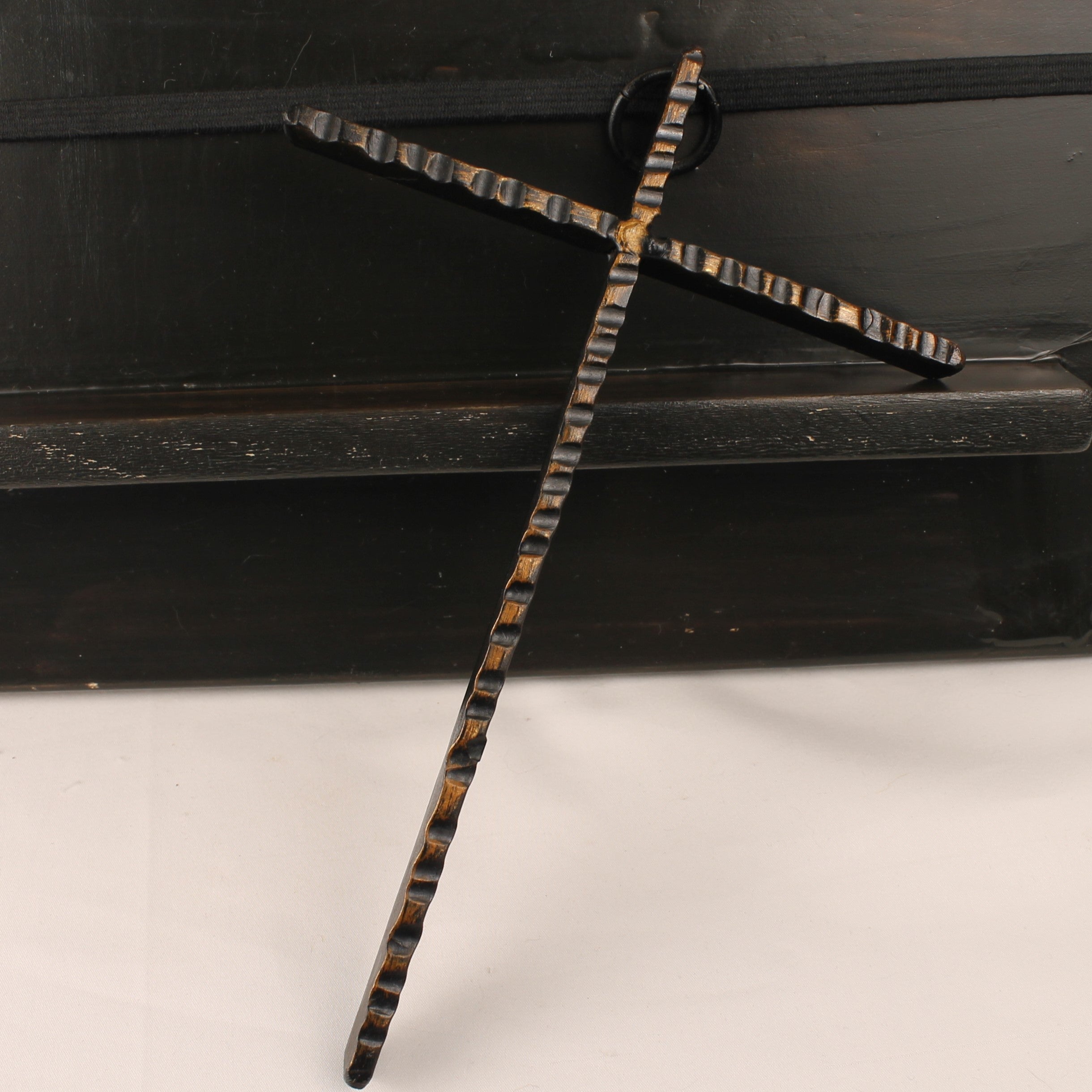 Wandkruis Smeedijzer - Handbewerkt 22.5 cm