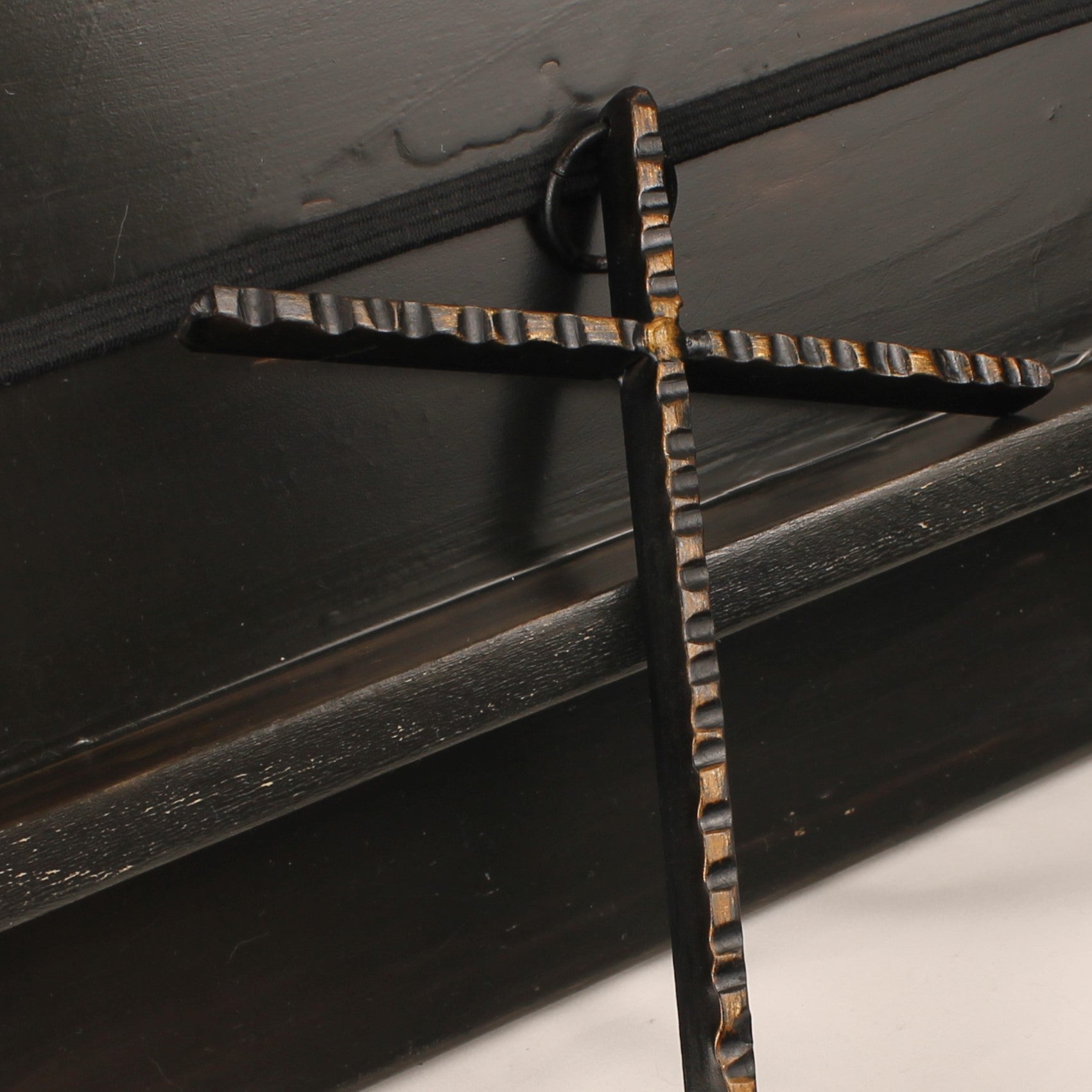 Wandkruis Smeedijzer - Handbewerkt 22.5 cm