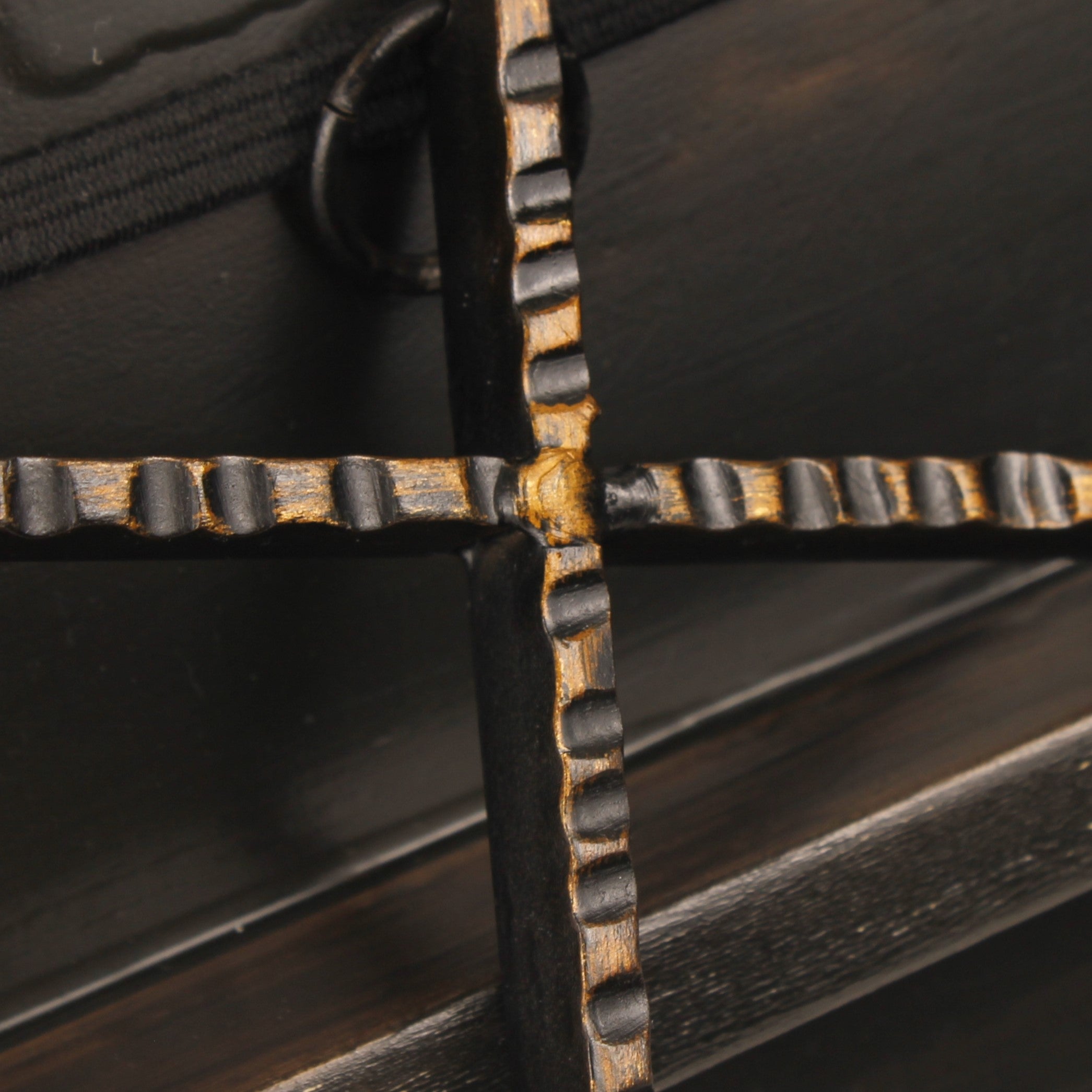 Wandkruis Smeedijzer - Handbewerkt 22.5 cm