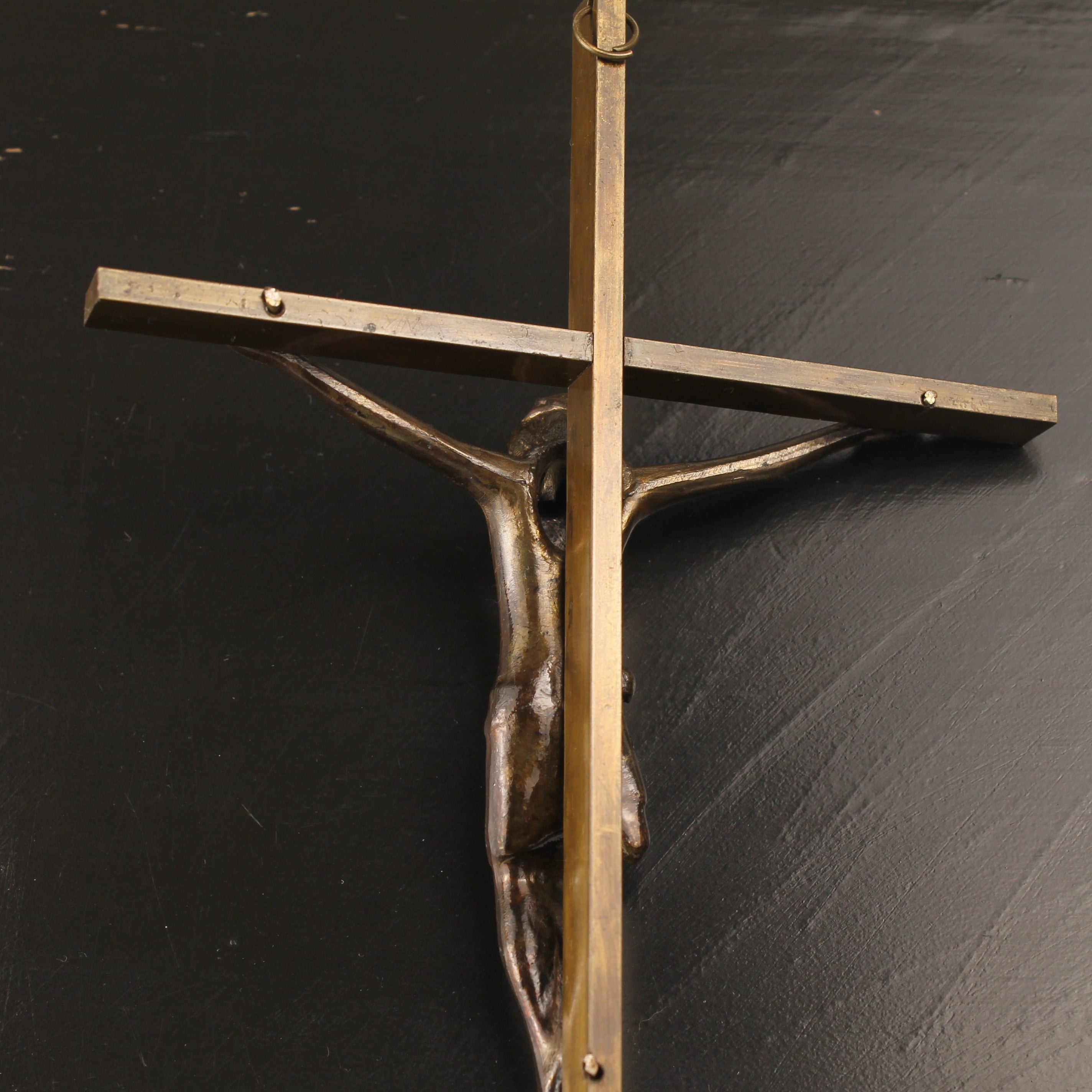 Wandkruis Messing met Corpus – ca. 1960 – 25 cm