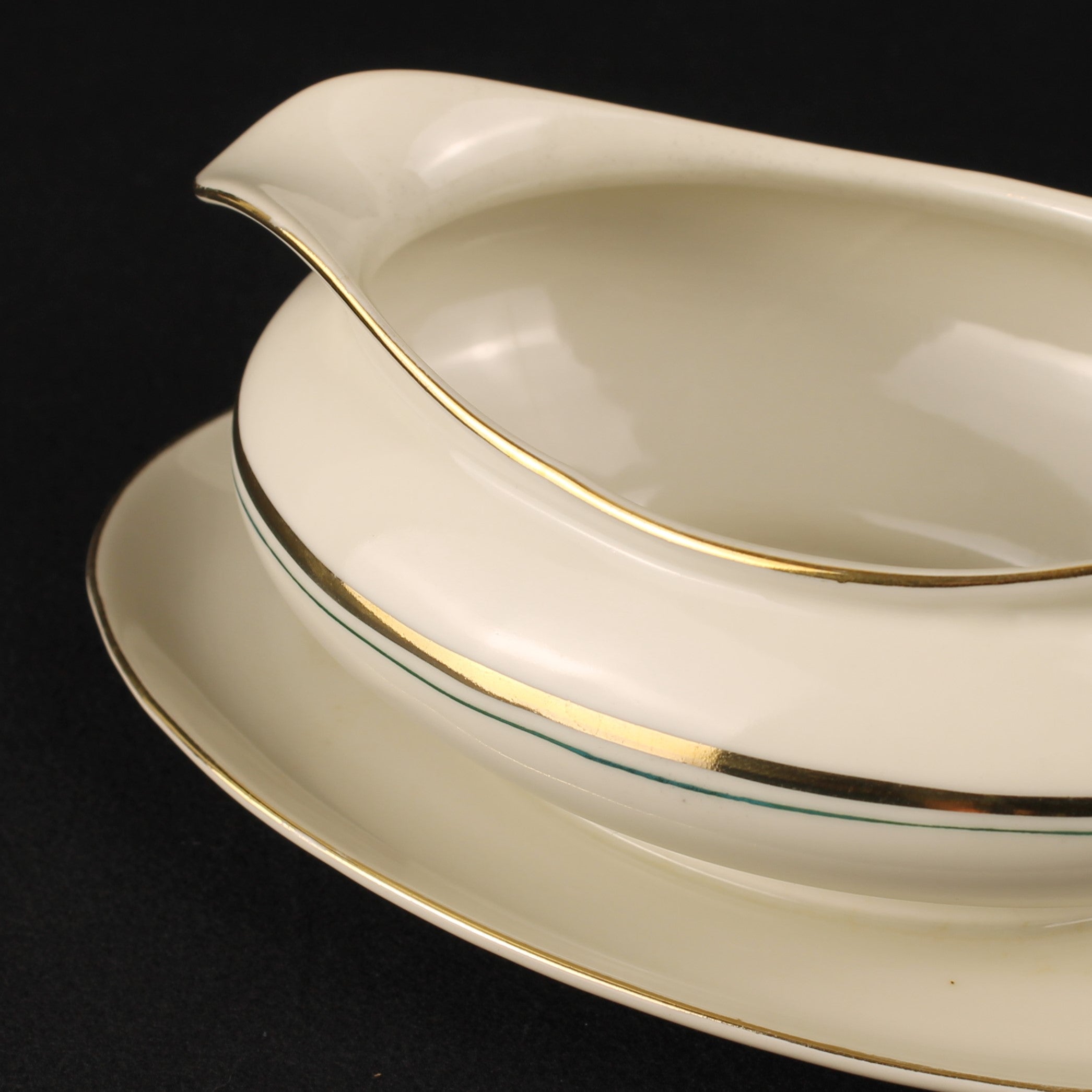 Bavaria Porseleinen Sauskom met Onderschotel – Goudrand – 21 cm