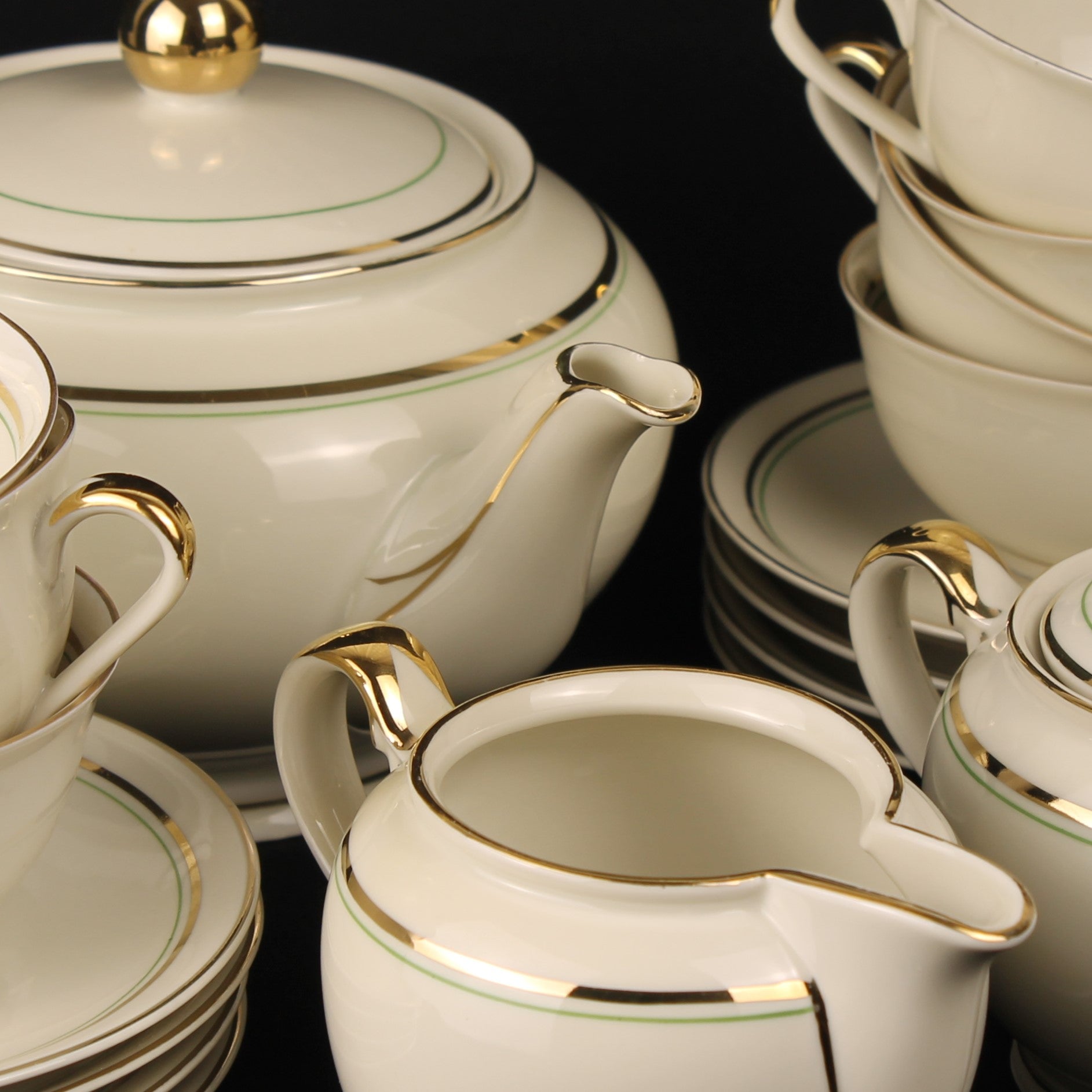 Bavaria Theeservies 16-delig – Goudrand & Groene Bies