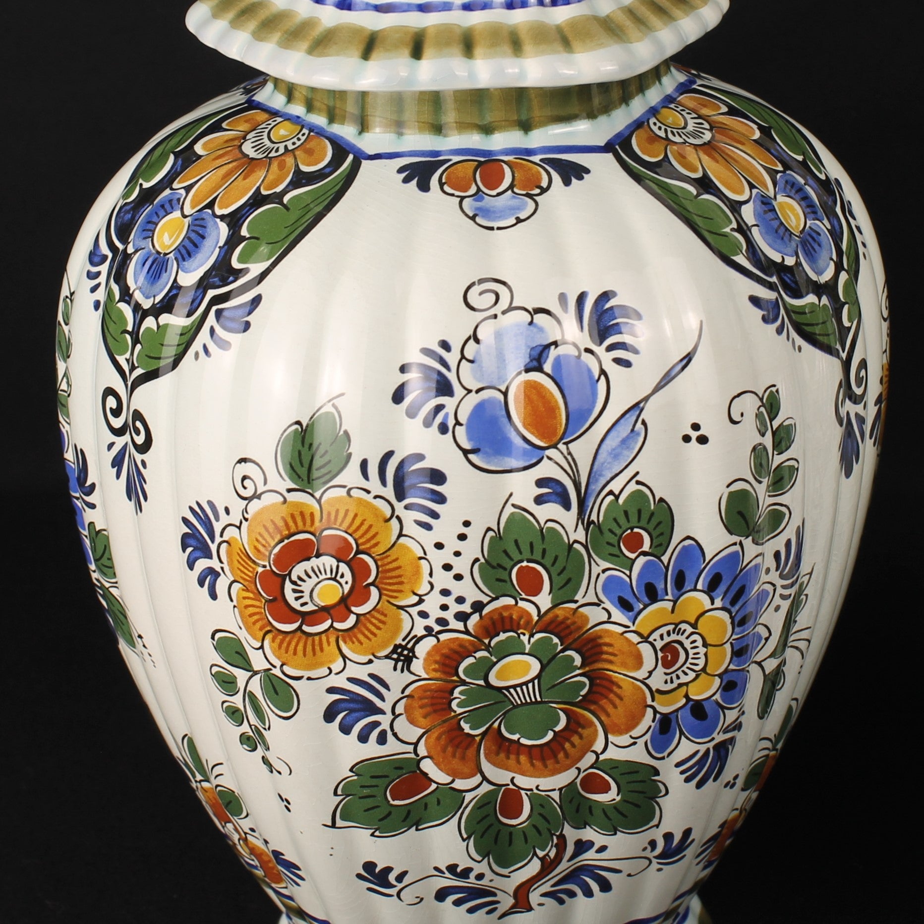 Delft Polychroom Handbeschilderde Dekselvazen Set – 33 & 28 cm – Holland