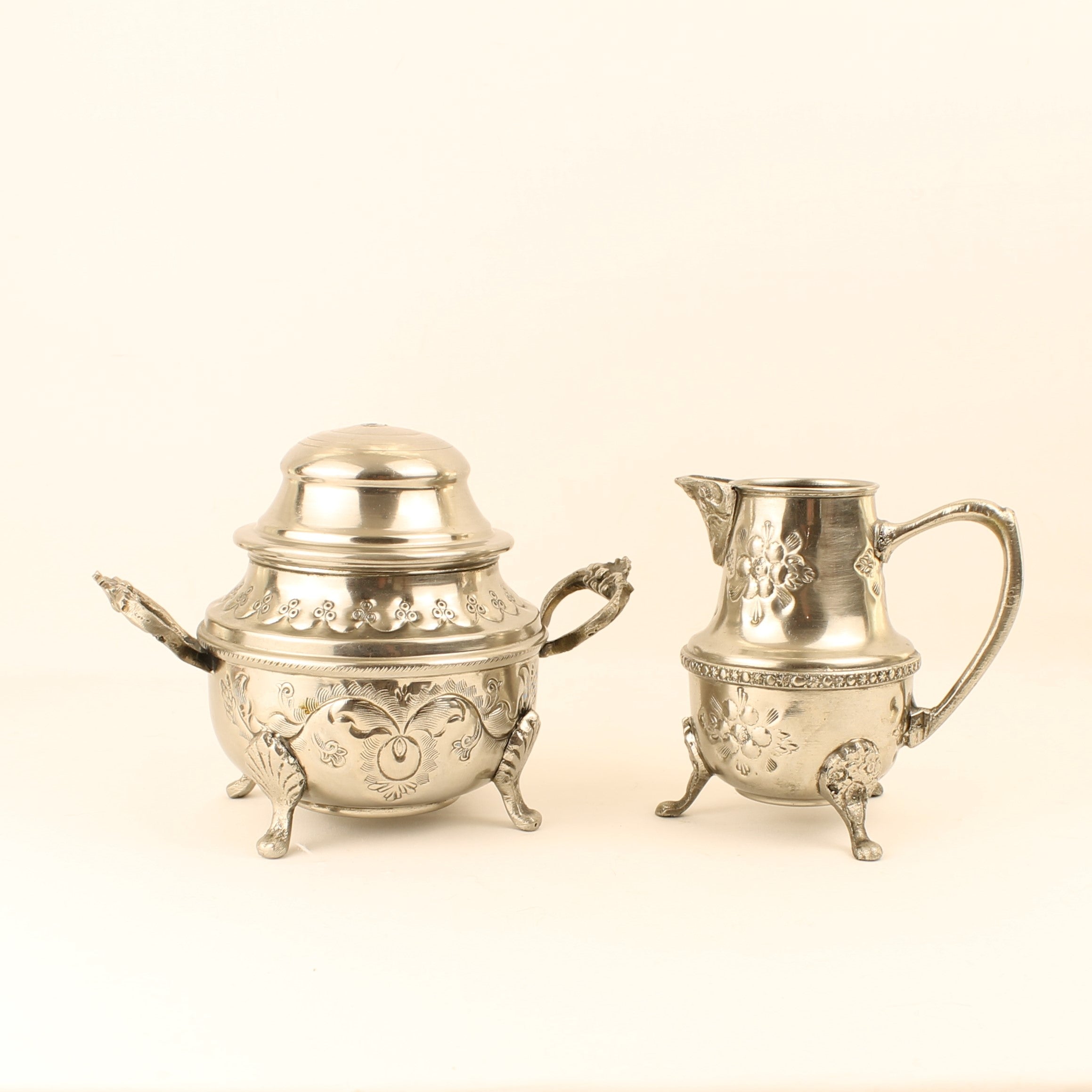 Sucrier et pot à lait argentés sur pieds – Exportation Indienne – Style rococo