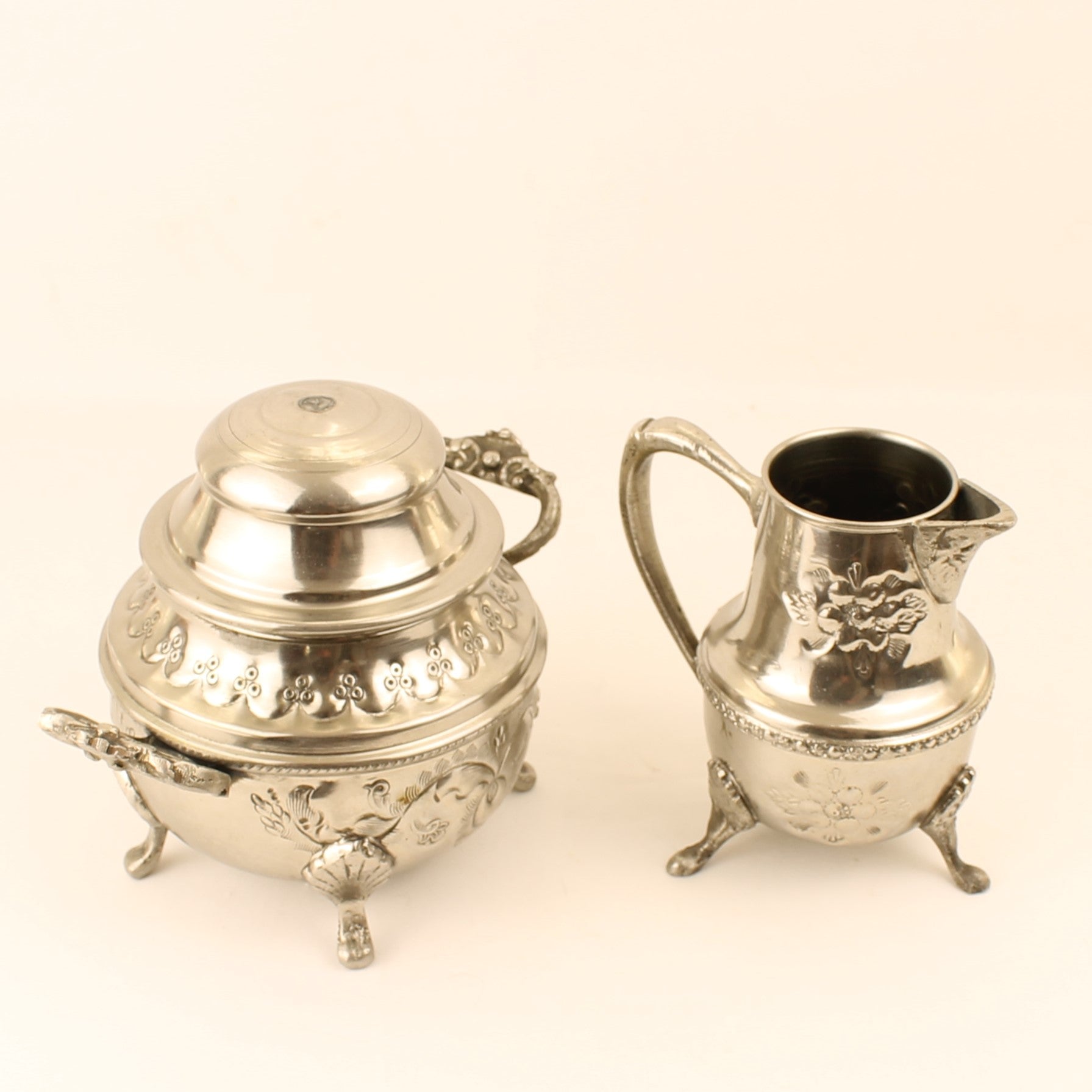 Sucrier et pot à lait argentés sur pieds – Exportation Indienne – Style rococo