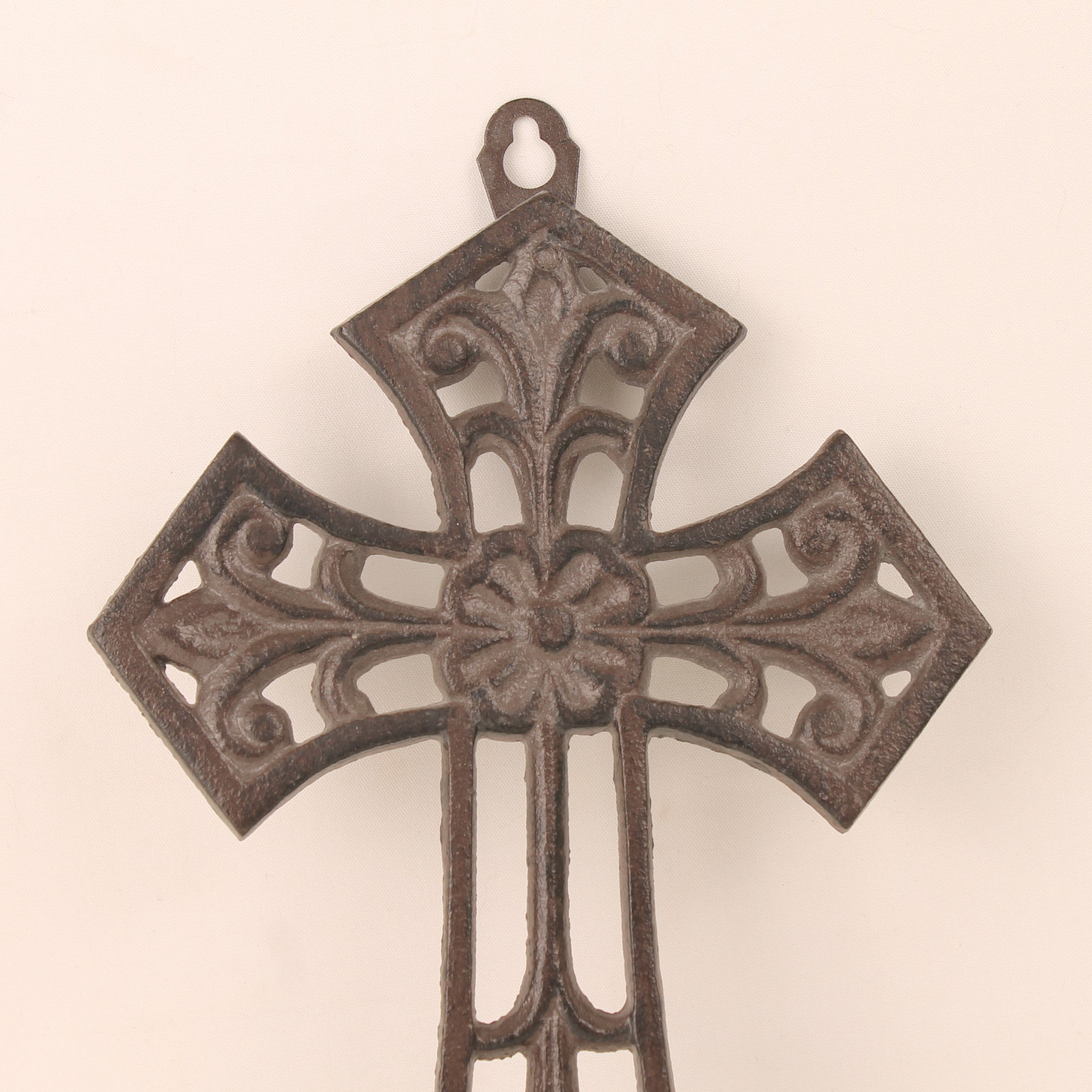 Wandkruis Gietijzer -  Brocante stijl (18x13cm)