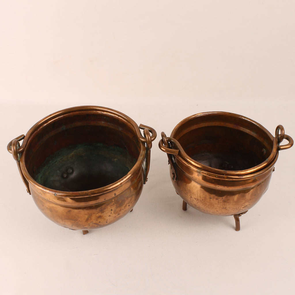 Copper Pots on Tripods – Set of 2 – c. 1910–1925 - Hand-Hammered