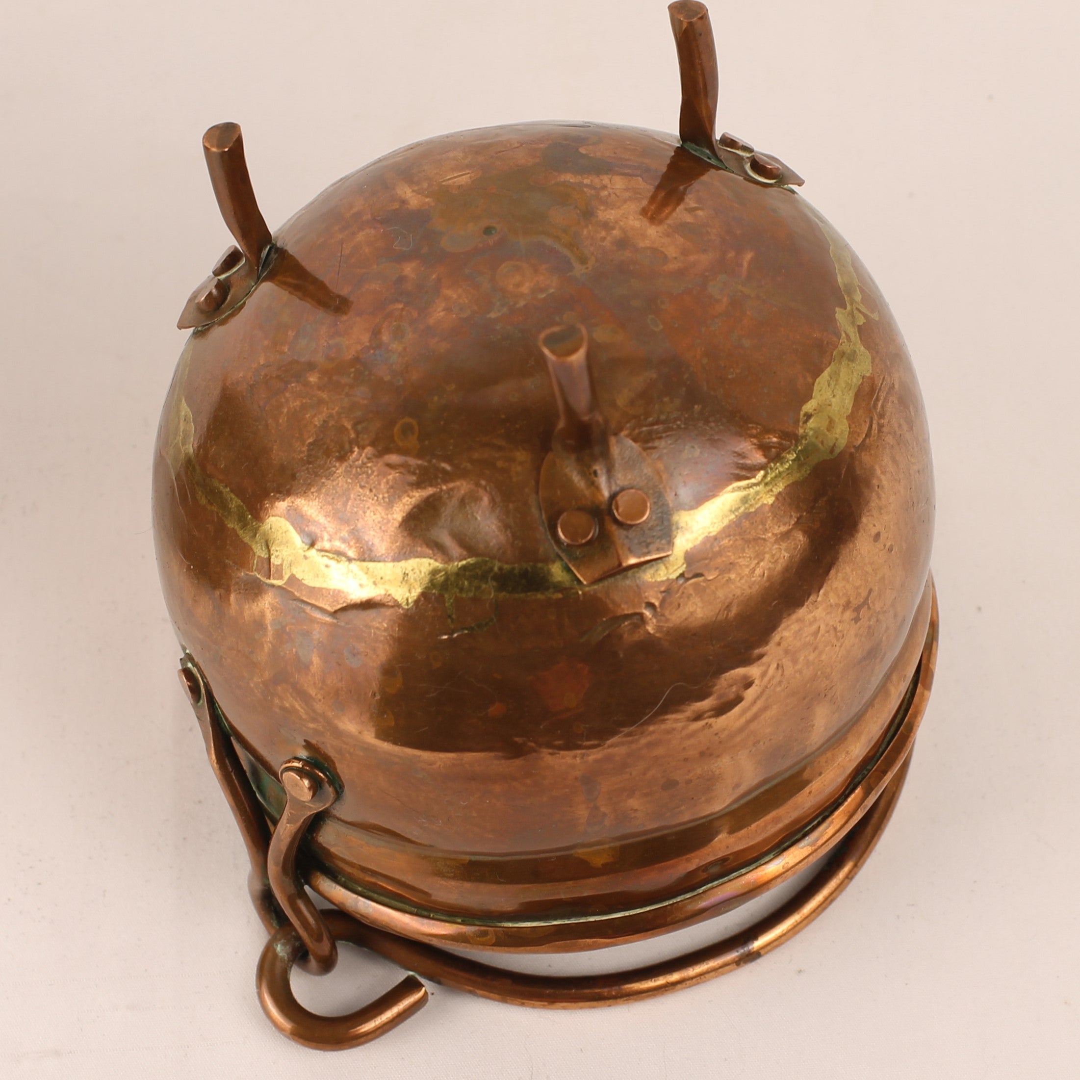 Copper Pots on Tripods – Set of 2 – c. 1910–1925 - Hand-Hammered