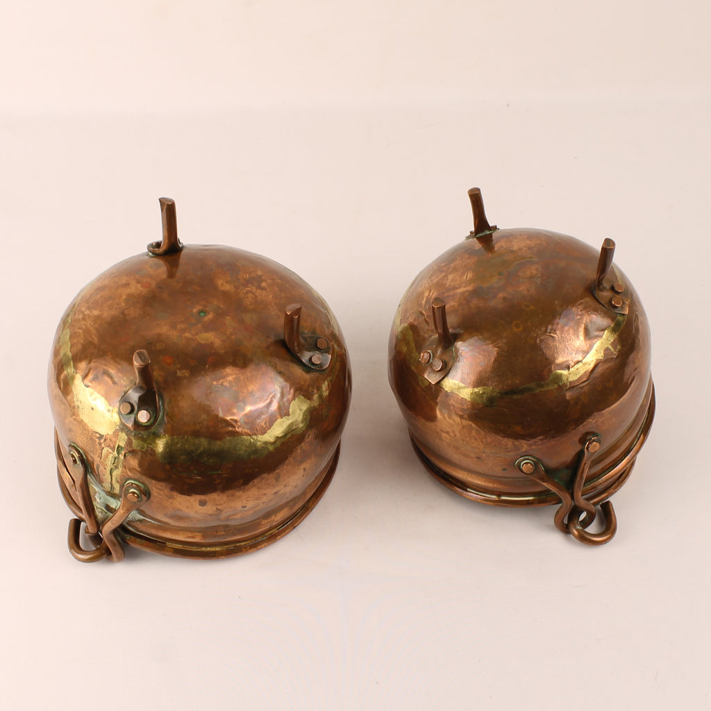 Copper Pots on Tripods – Set of 2 – c. 1910–1925 - Hand-Hammered