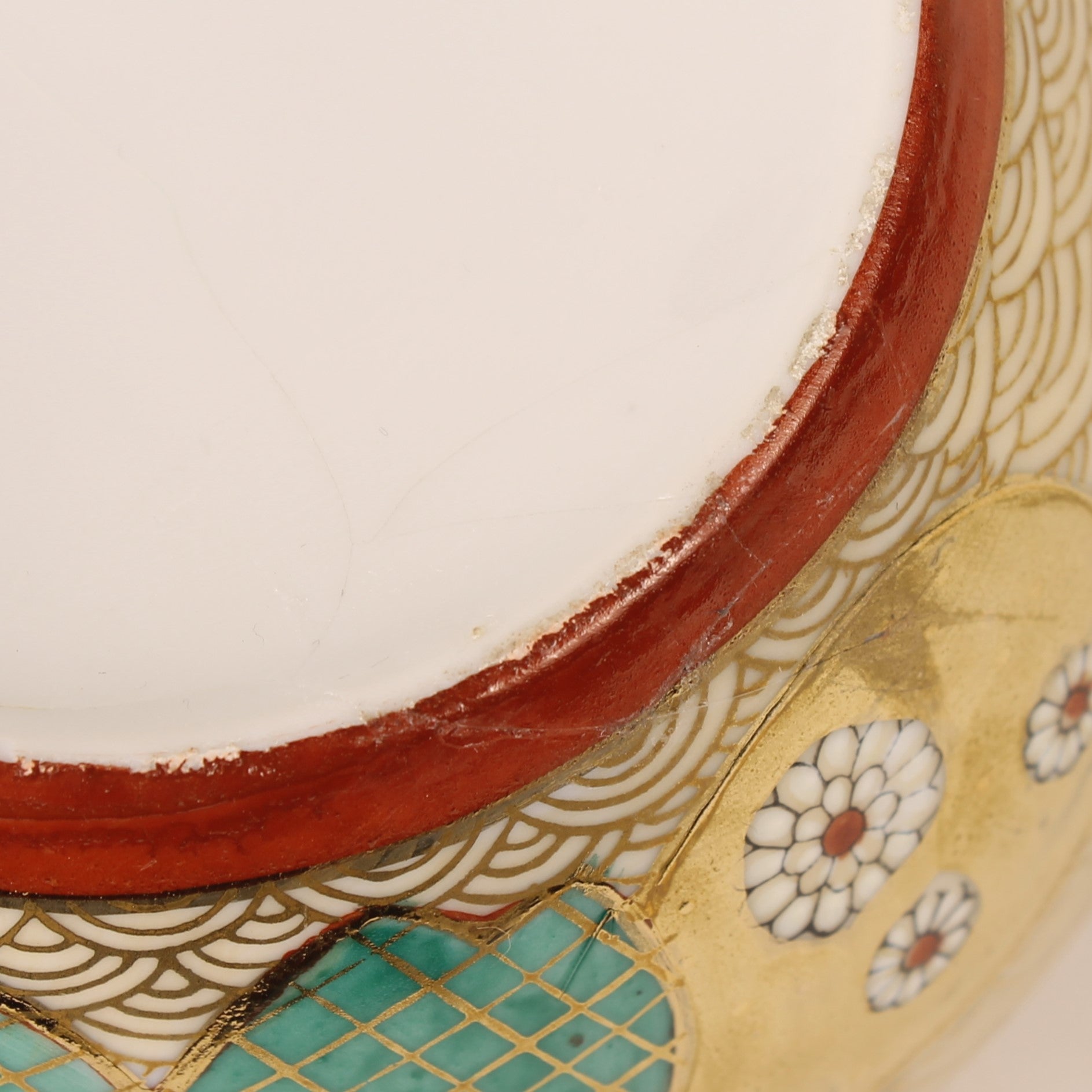 Japanese Satsuma Teapot with Bamboo Handle – Hand-painted & Richly Gilded – 20cm