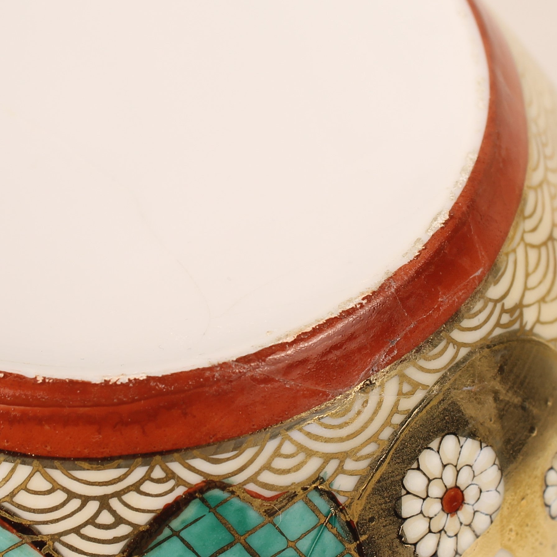 Japanese Satsuma Teapot with Bamboo Handle – Hand-painted & Richly Gilded – 20cm