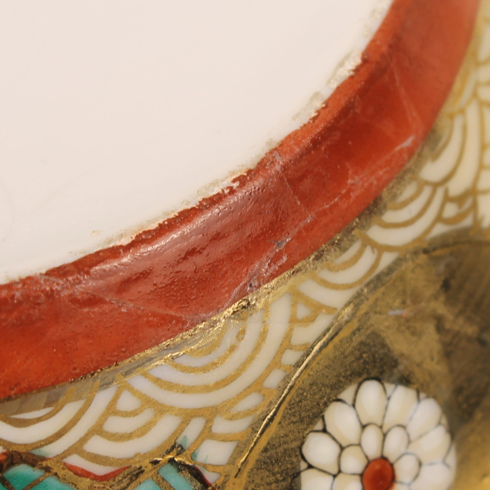 Japanese Satsuma Teapot with Bamboo Handle – Hand-painted & Richly Gilded – 20cm