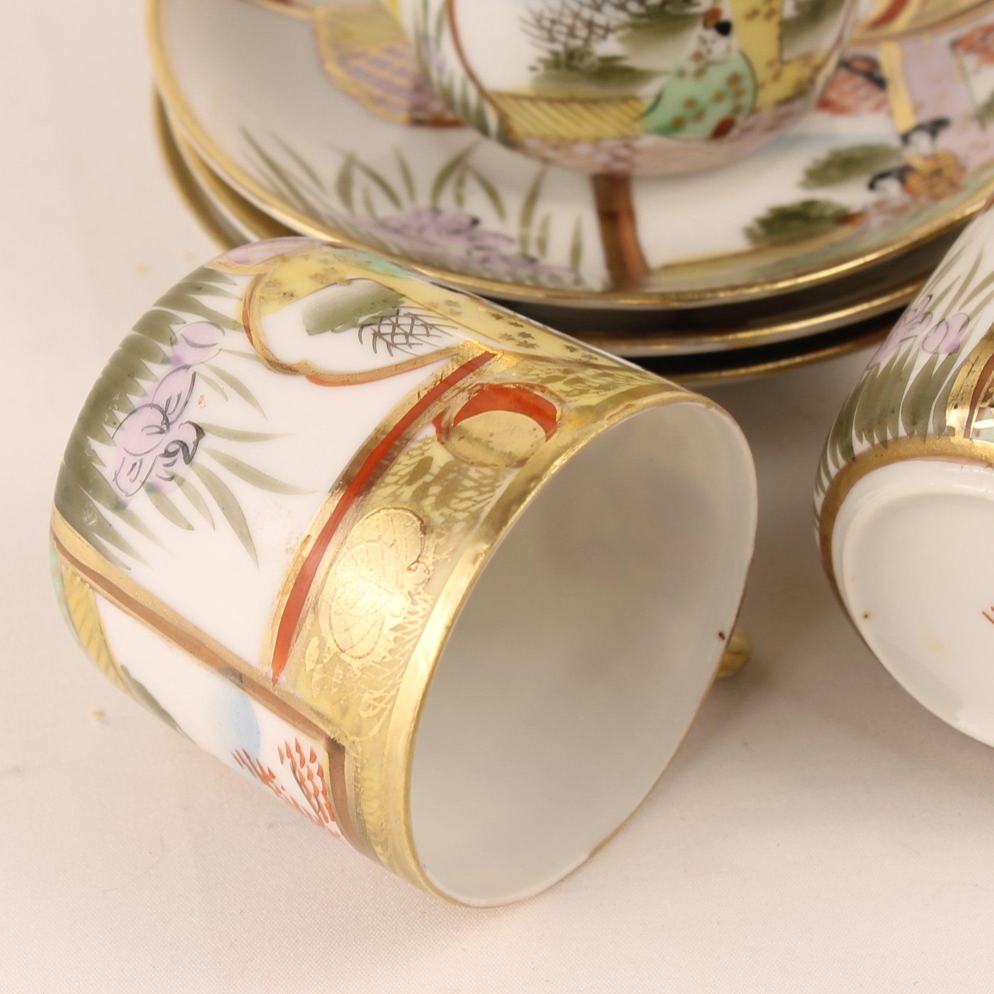 Japans Eggshell Porselein Mokka Servies – Rijk Verguld en Handbeschilderd
