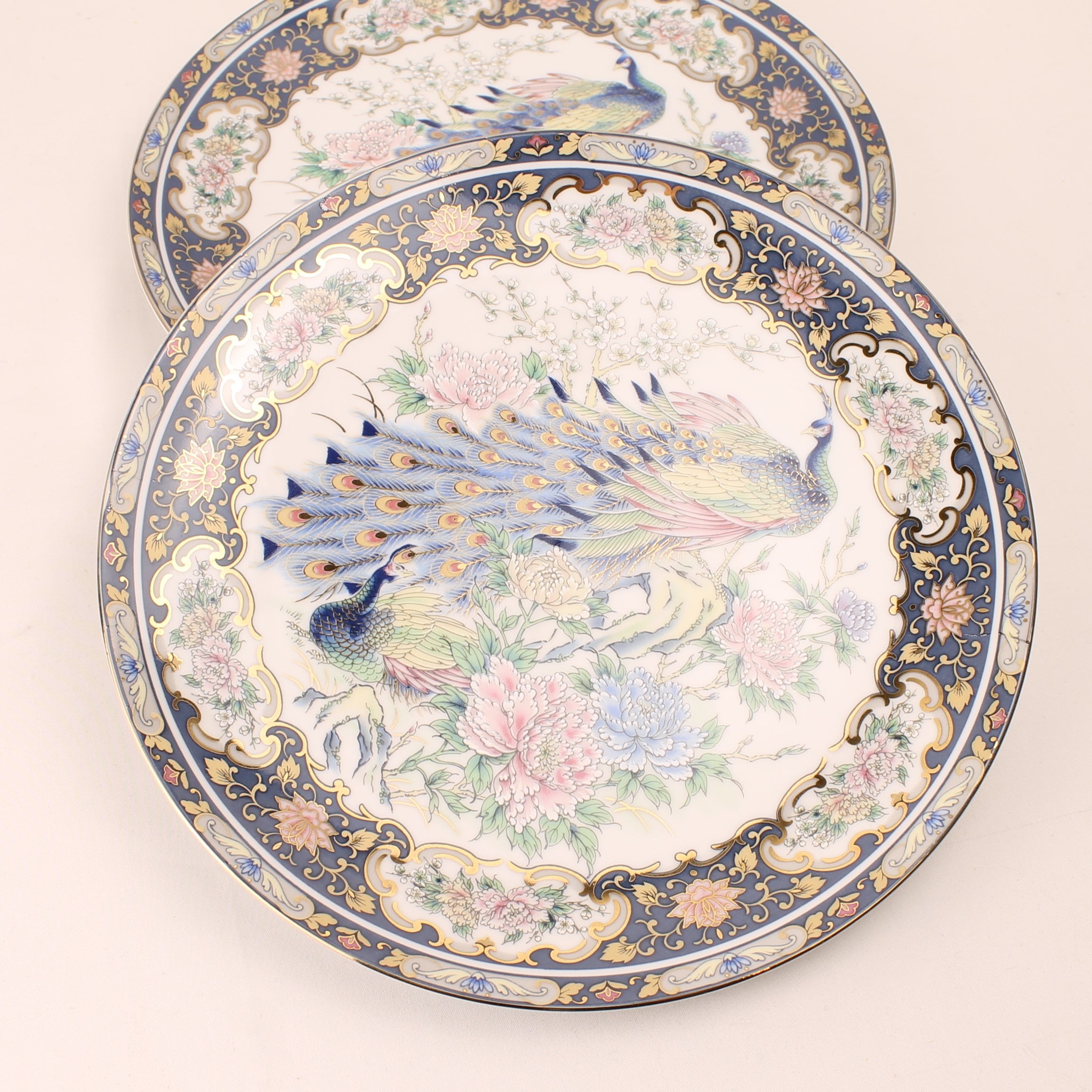 Sierborden met afbeelding Pauw en Bloemen – VAGA International – Rijk Verguld Relief Decor – 21 cm