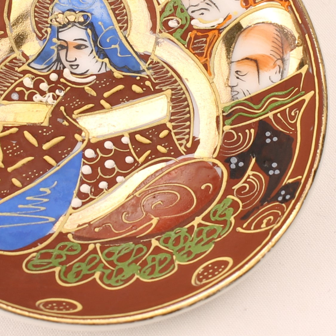 Japans Satsuma-Stijl Moriage Mini Schoteltje – Showa Periode – 8,5 cm – Rijk Verguld