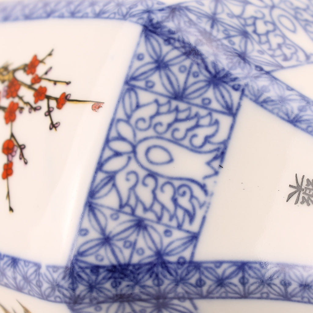 Chinese Zeshoekige Porseleinen Vaas – Blauw-Wit & Polychroom Decor – 24 cm