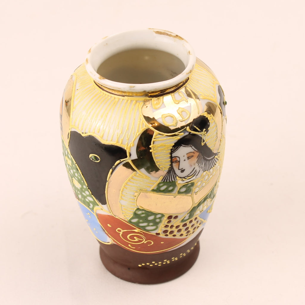 Japanse Satsuma Moriage Vaas – Handbeschilderd & Rijk Verguld – Showa Periode (ca. 1950–1970) – 9,5 cm