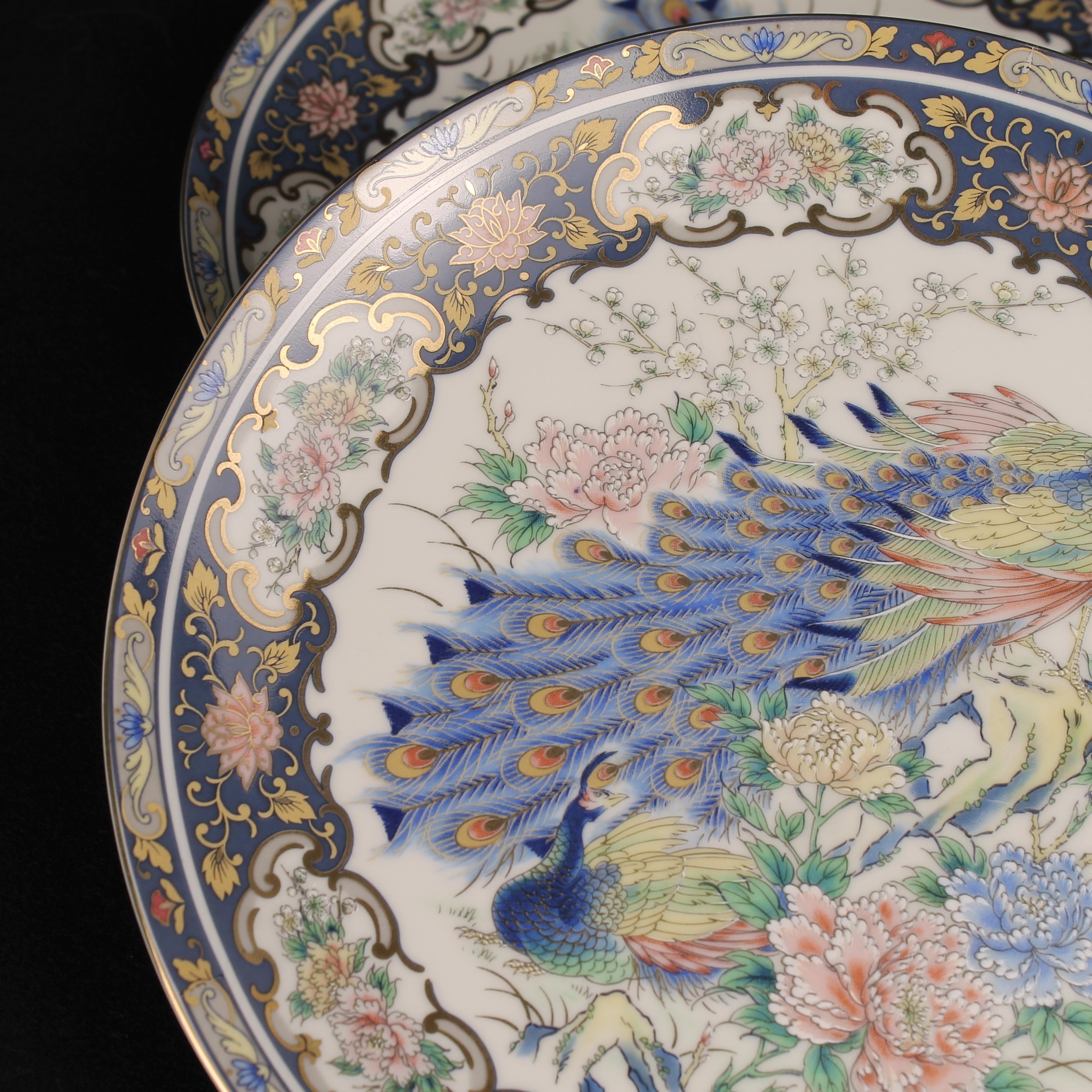 Sierborden met afbeelding Pauw en Bloemen – VAGA International – Rijk Verguld Relief Decor – 21 cm