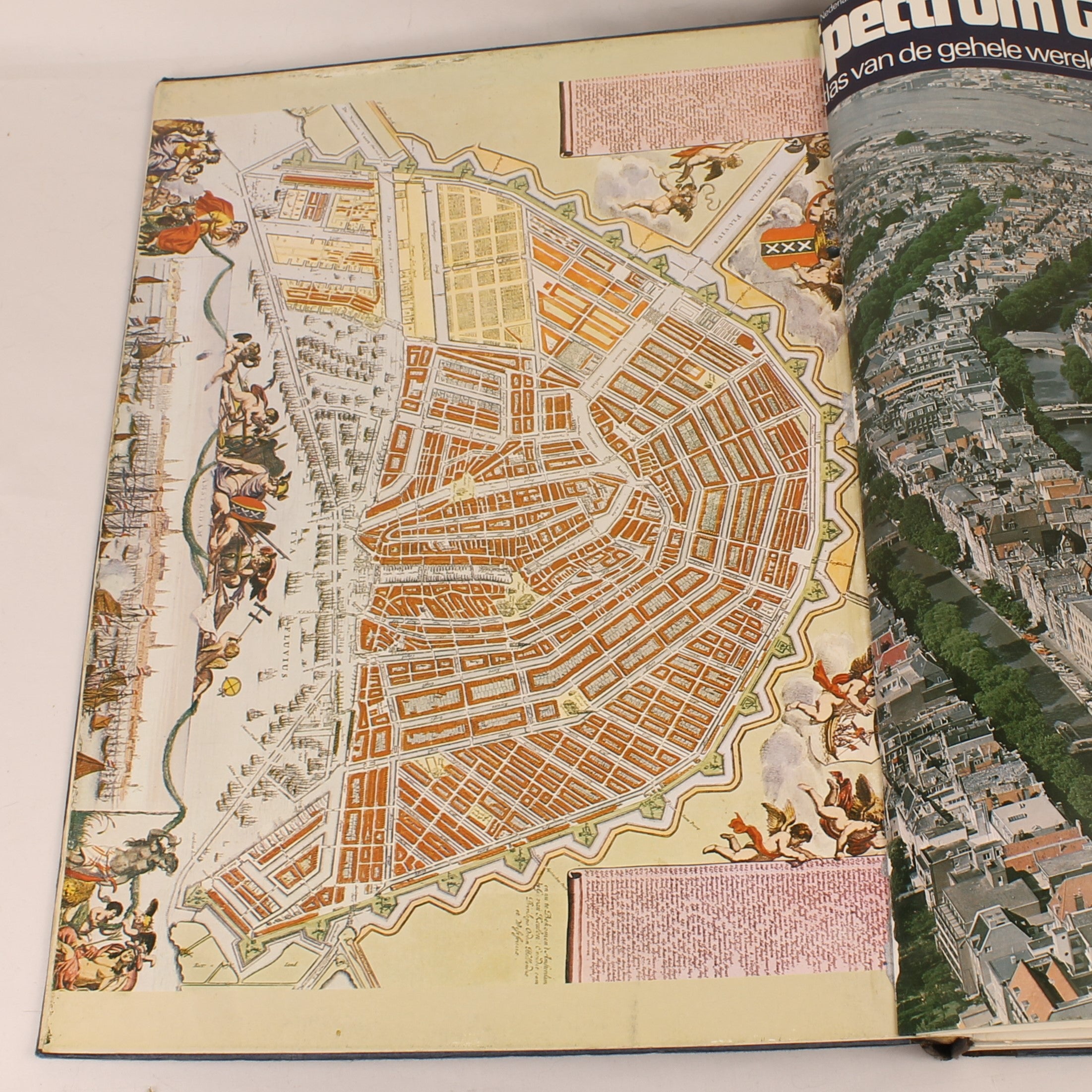 Spectrum Gezinsatlas 1974 – Groot Formaat Wereldatlas – Koude Oorlog Kaartbeeld – Het Spectrum Utrecht/Antwerpen