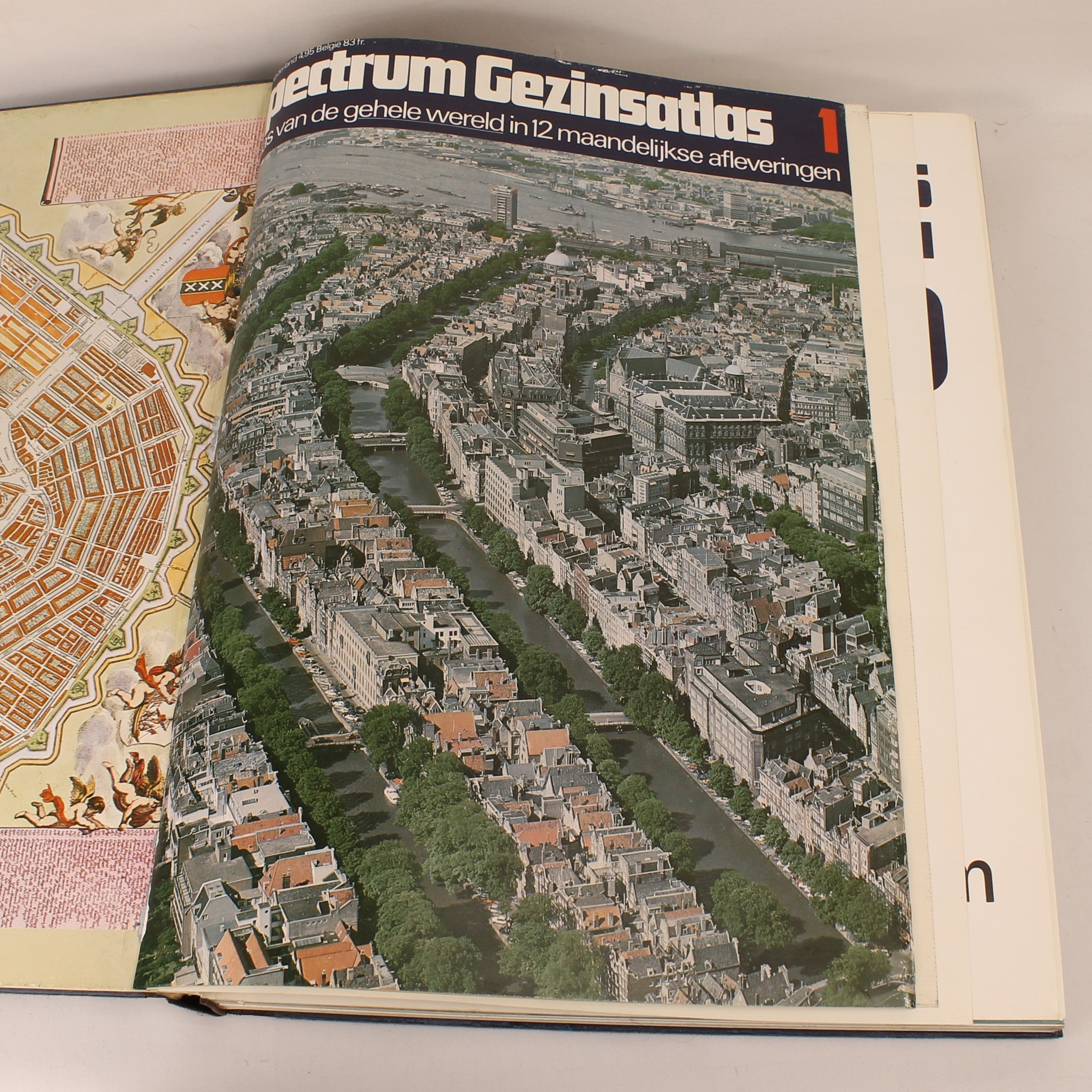 Spectrum Gezinsatlas 1974 – Groot Formaat Wereldatlas – Koude Oorlog Kaartbeeld – Het Spectrum Utrecht/Antwerpen