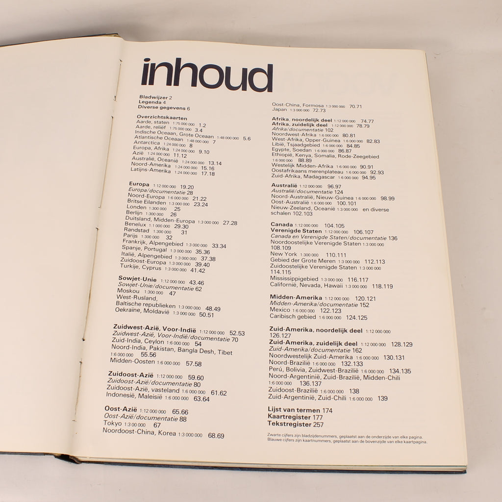 Spectrum Gezinsatlas 1974 – Groot Formaat Wereldatlas – Koude Oorlog Kaartbeeld – Het Spectrum Utrecht/Antwerpen