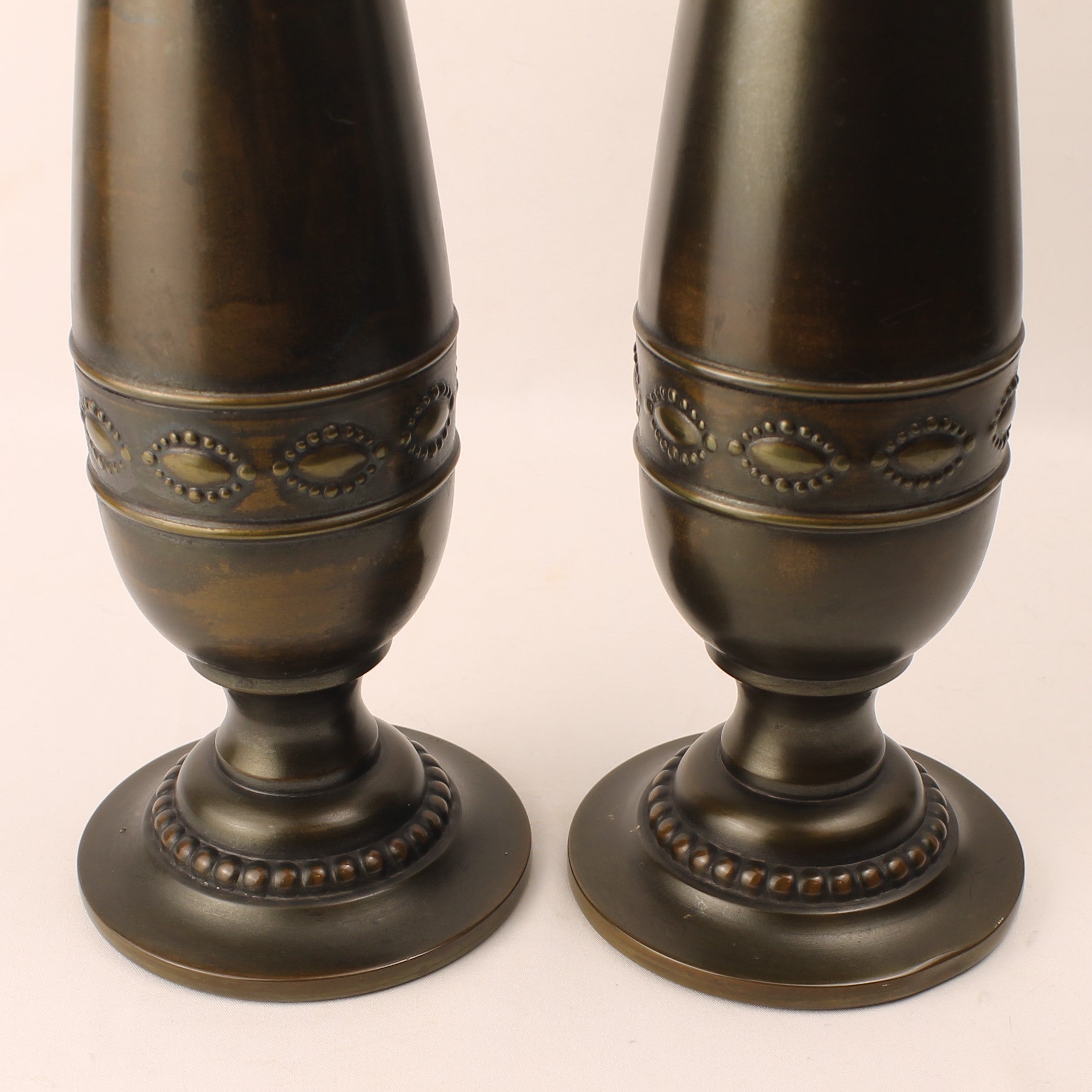 Kurz & Co Tiel Vases - Entre-deux-guerres - Laiton - Modèle 1375 - Lot de 2 - 29 cm