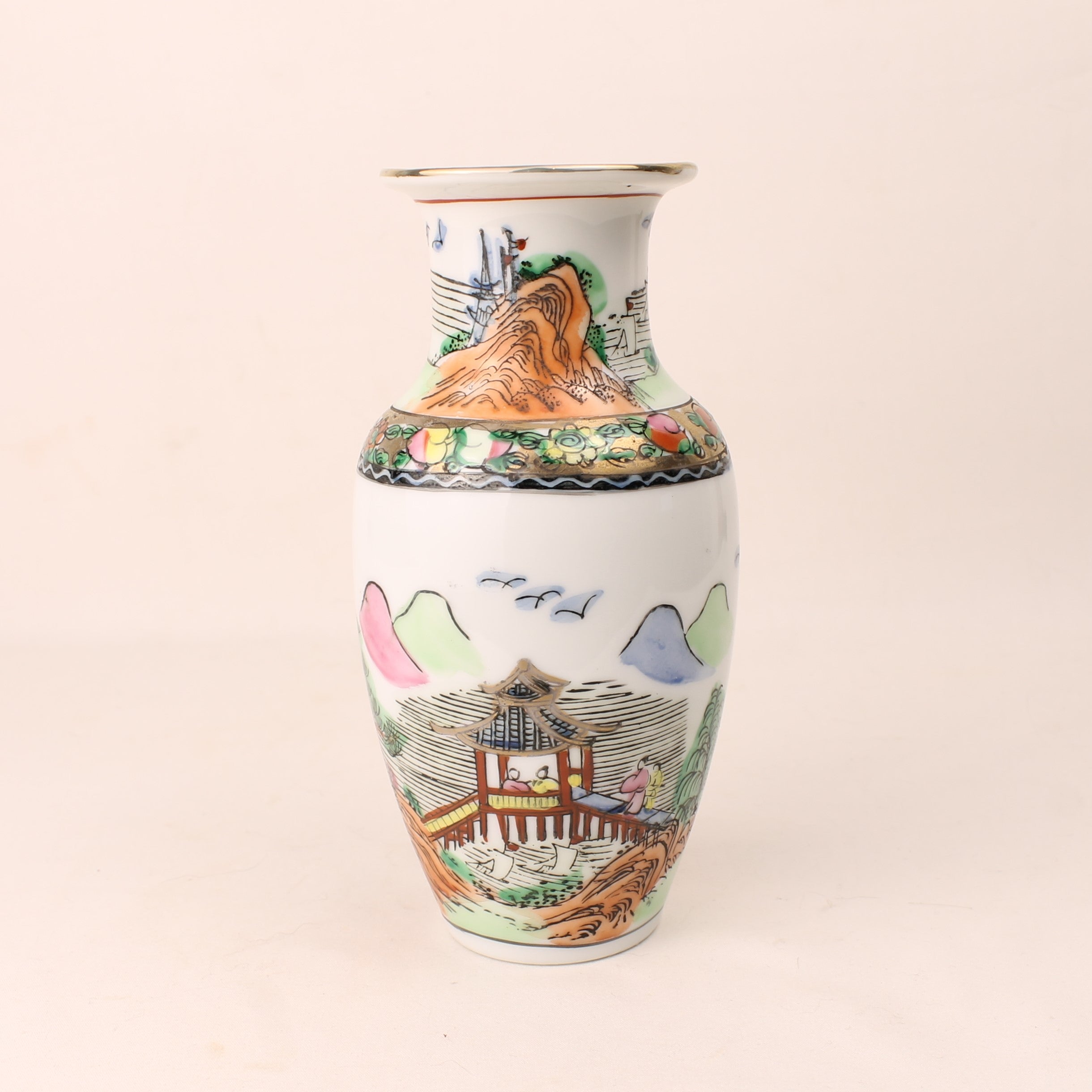 Chinese Porseleinen Vaas – Qianlong Reign Mark – Handbeschilderd – 16 cm