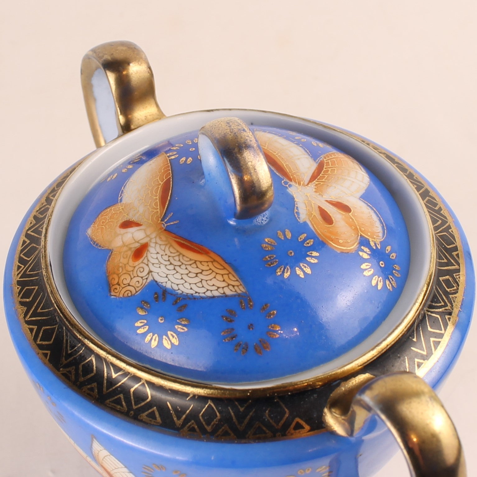 Art Nouveau Suikerpot met Vlinders – Blauw Porselein met Vergulding – ca. 1900