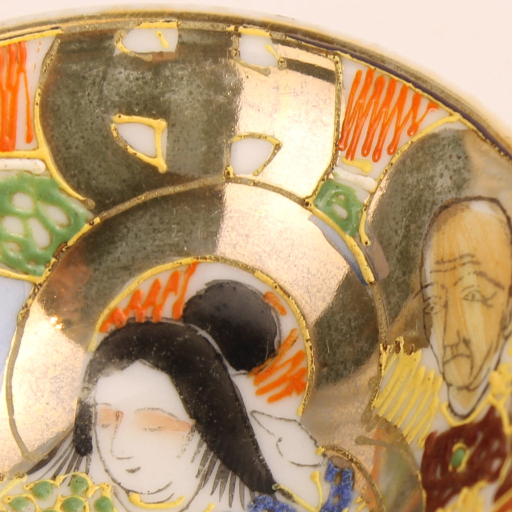 Japans Satsuma-Stijl Moriage Miniatuur Schaaltje met Figuren – Meiji Periode ca. 1900