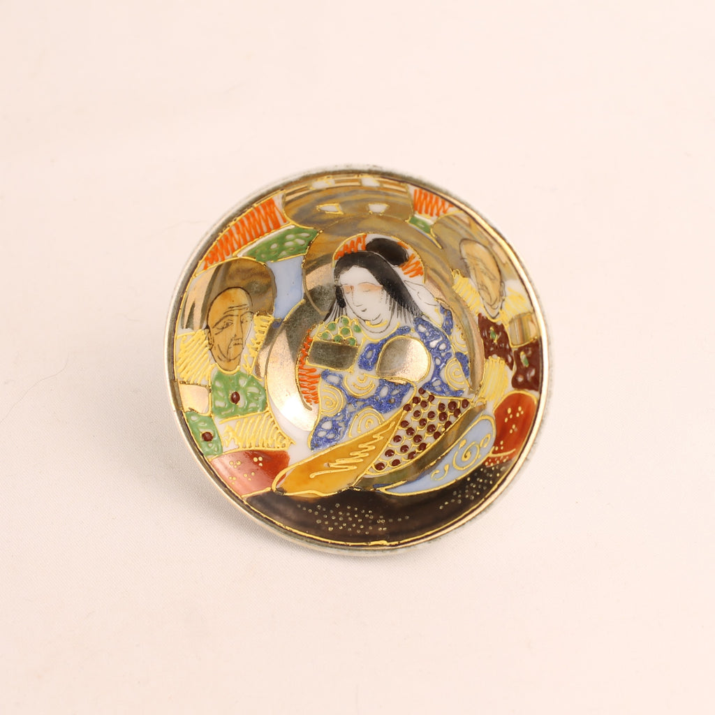 Japans Satsuma-Stijl Moriage Miniatuur Schaaltje met Figuren – Meiji Periode ca. 1900