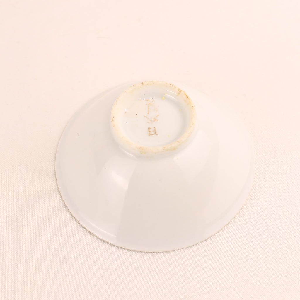 Japans Satsuma-Stijl Moriage Miniatuur Schaaltje met Figuren – Meiji Periode ca. 1900