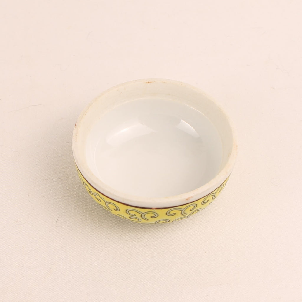 Chinees Jingdezhen Porselein Dekselpot – Gele Grond – Reliëfdecor