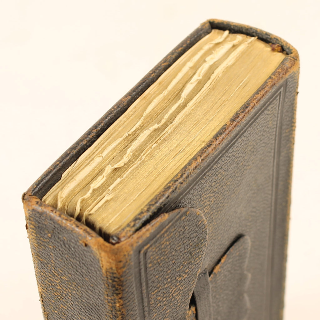 Nieuw Testament met Leren Band en Sluitflap – A. Jongbloed Leeuwarden (ca. 1860–1890)
