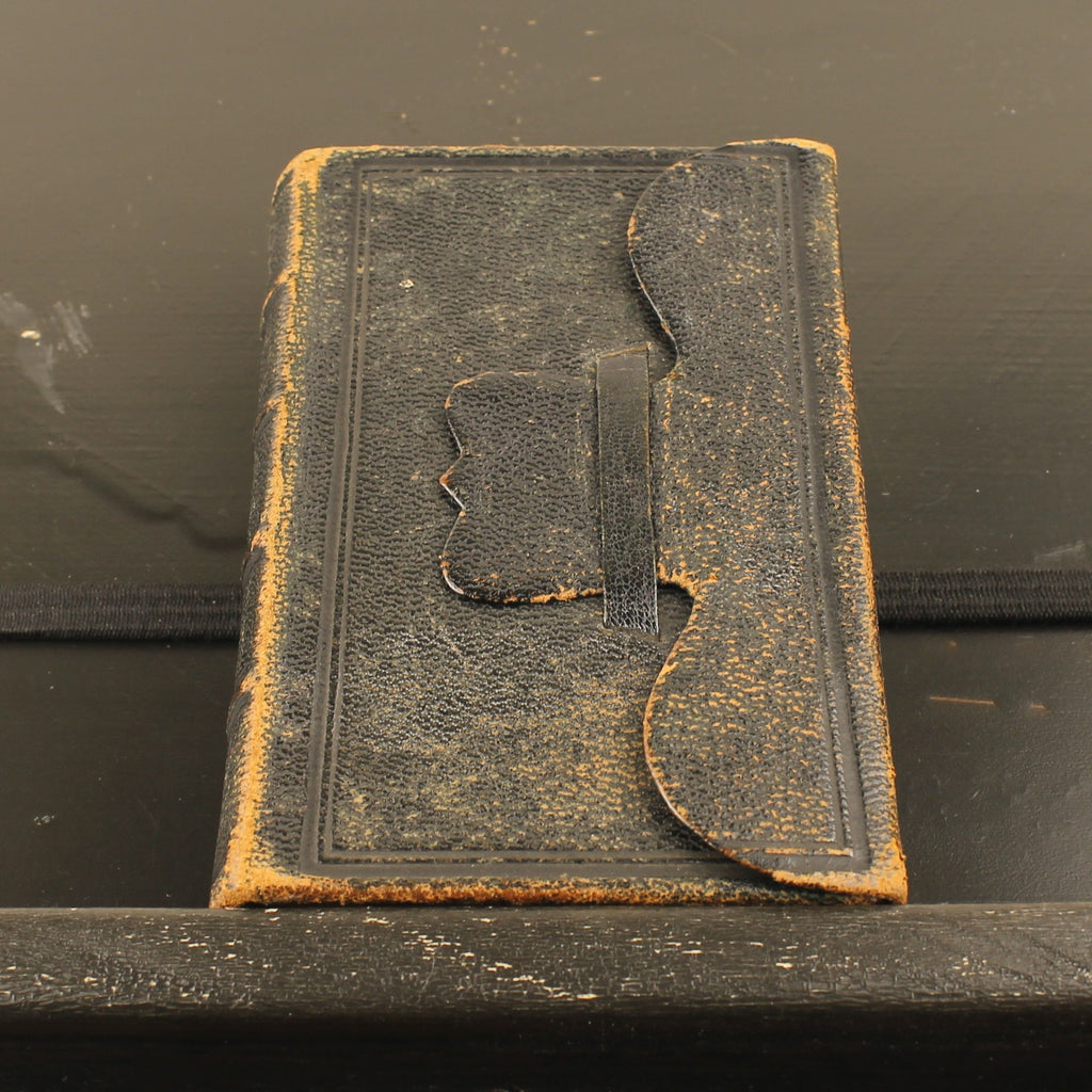 Nieuw Testament met Leren Band en Sluitflap – A. Jongbloed Leeuwarden (ca. 1860–1890)