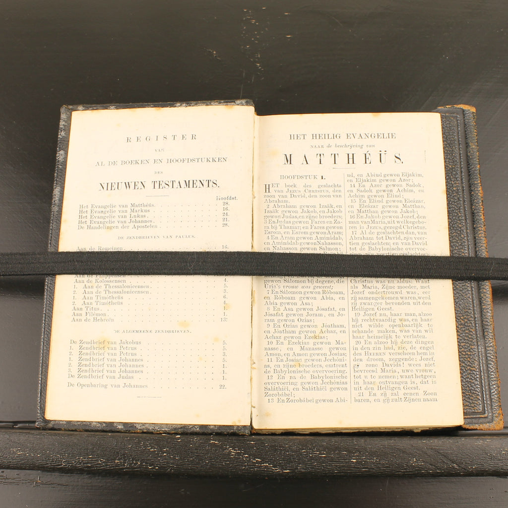 Nieuw Testament met Leren Band en Sluitflap – A. Jongbloed Leeuwarden (ca. 1860–1890)