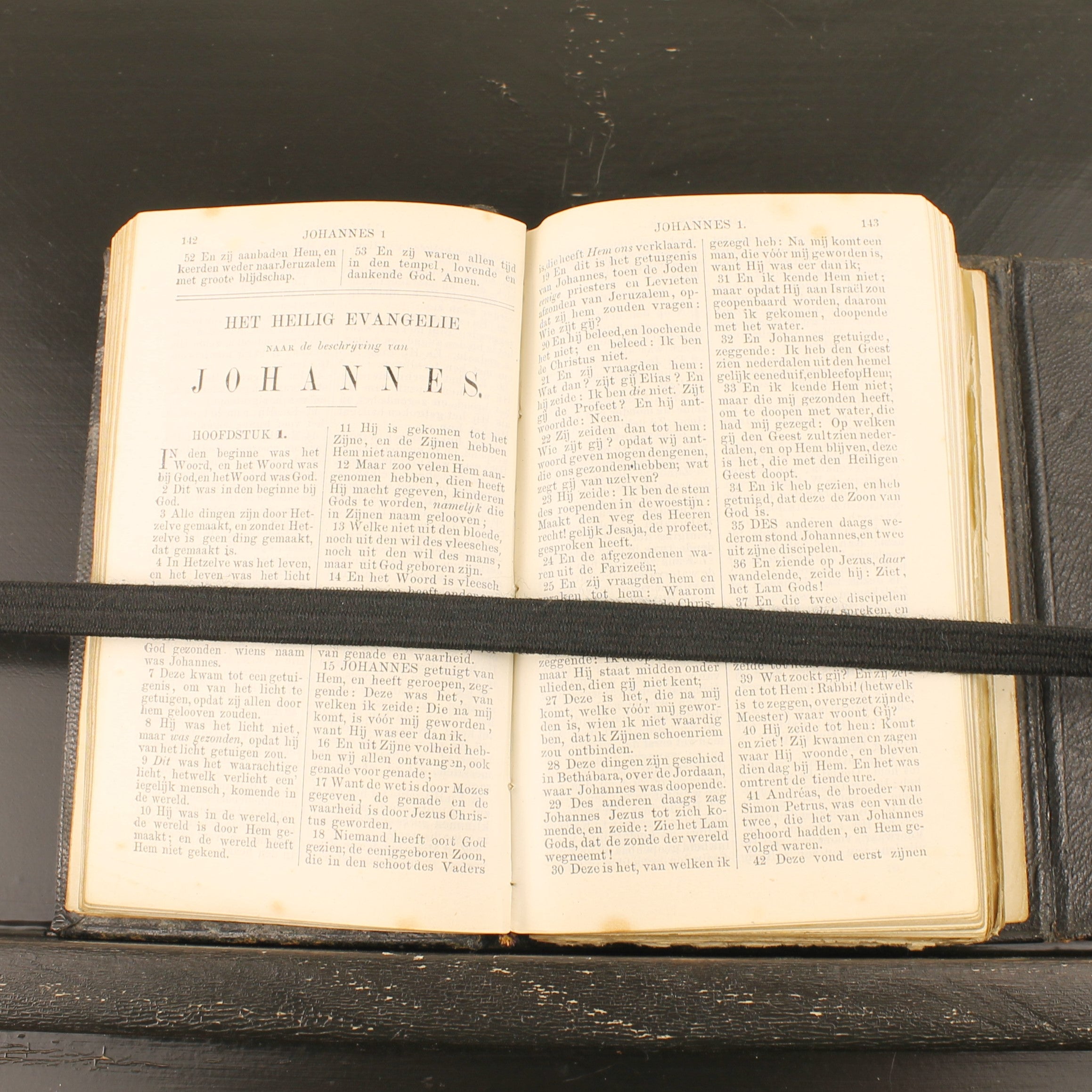 Nieuw Testament met Leren Band en Sluitflap – A. Jongbloed Leeuwarden (ca. 1860–1890)