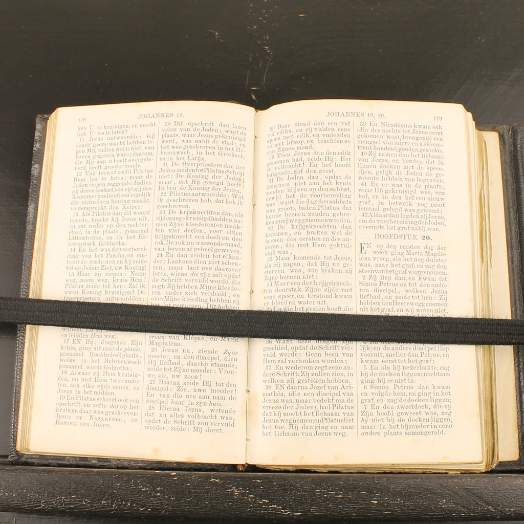 Nieuw Testament met Leren Band en Sluitflap – A. Jongbloed Leeuwarden (ca. 1860–1890)
